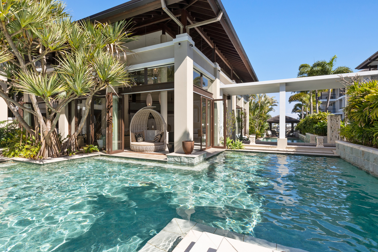 Luxury Romance | 5 to Beach in TWEED SHIRE COUNCIL, Northern Rivers