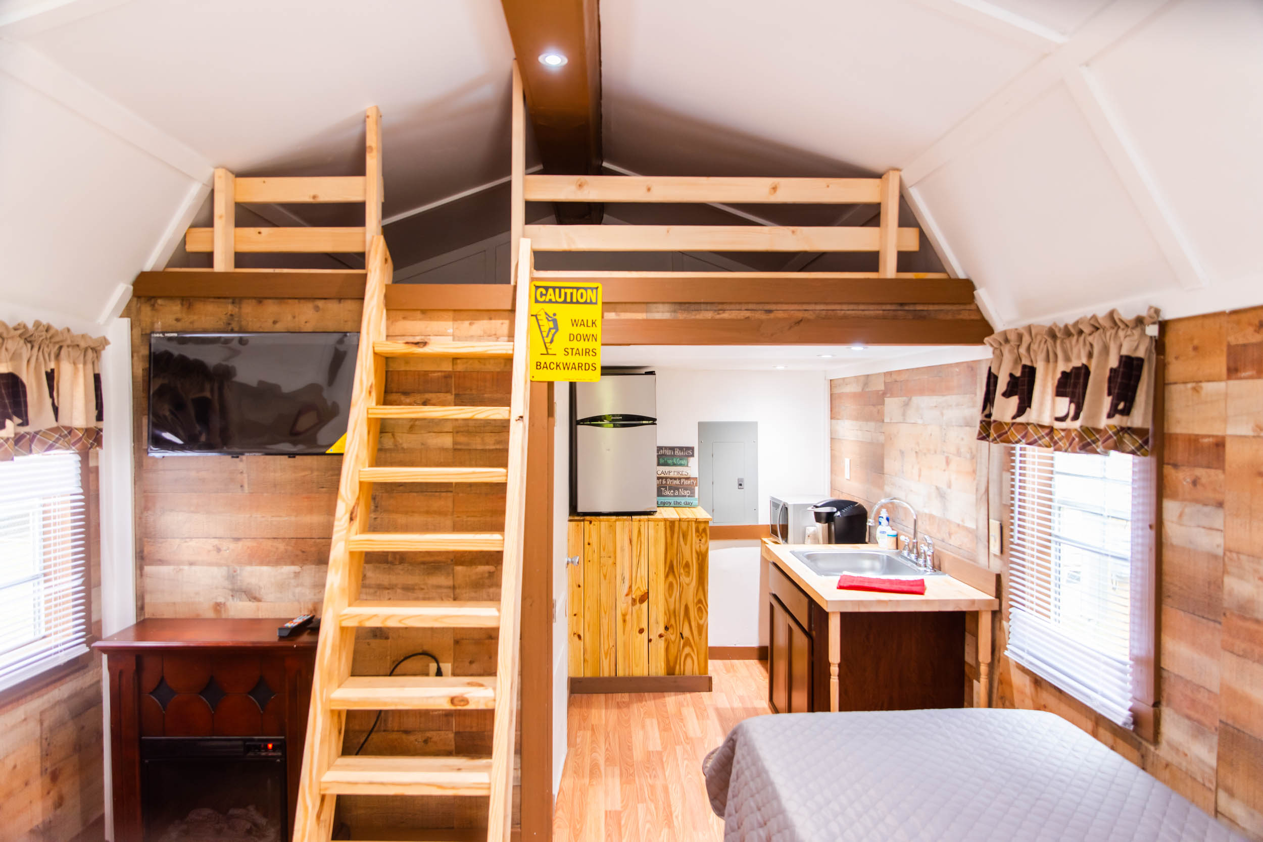 Bear Cabin Hatfield & McCoy Trails Cabins for Rent in Northfork