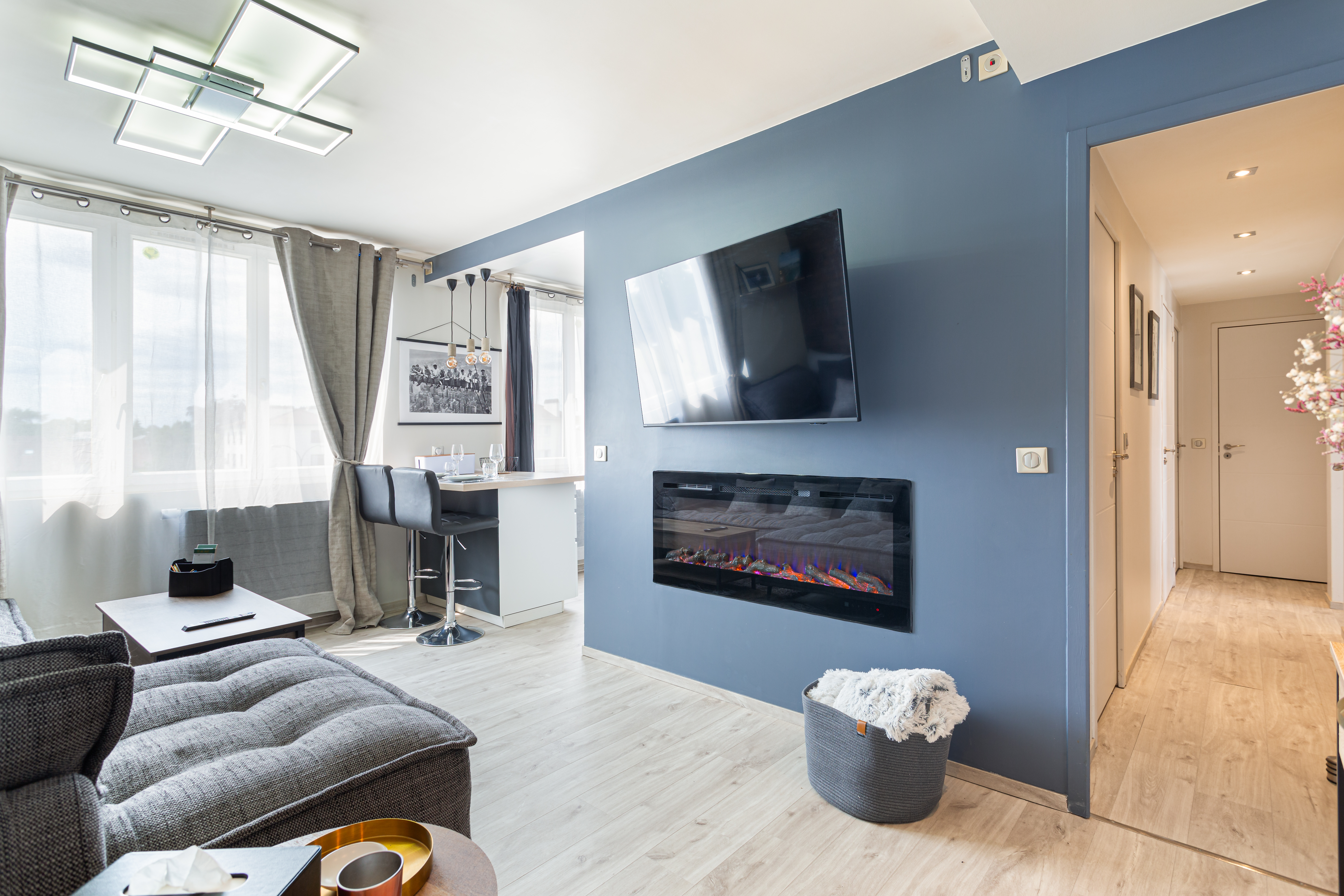 Entire apartment: 1ch (kingsize bed), 1 private balcony