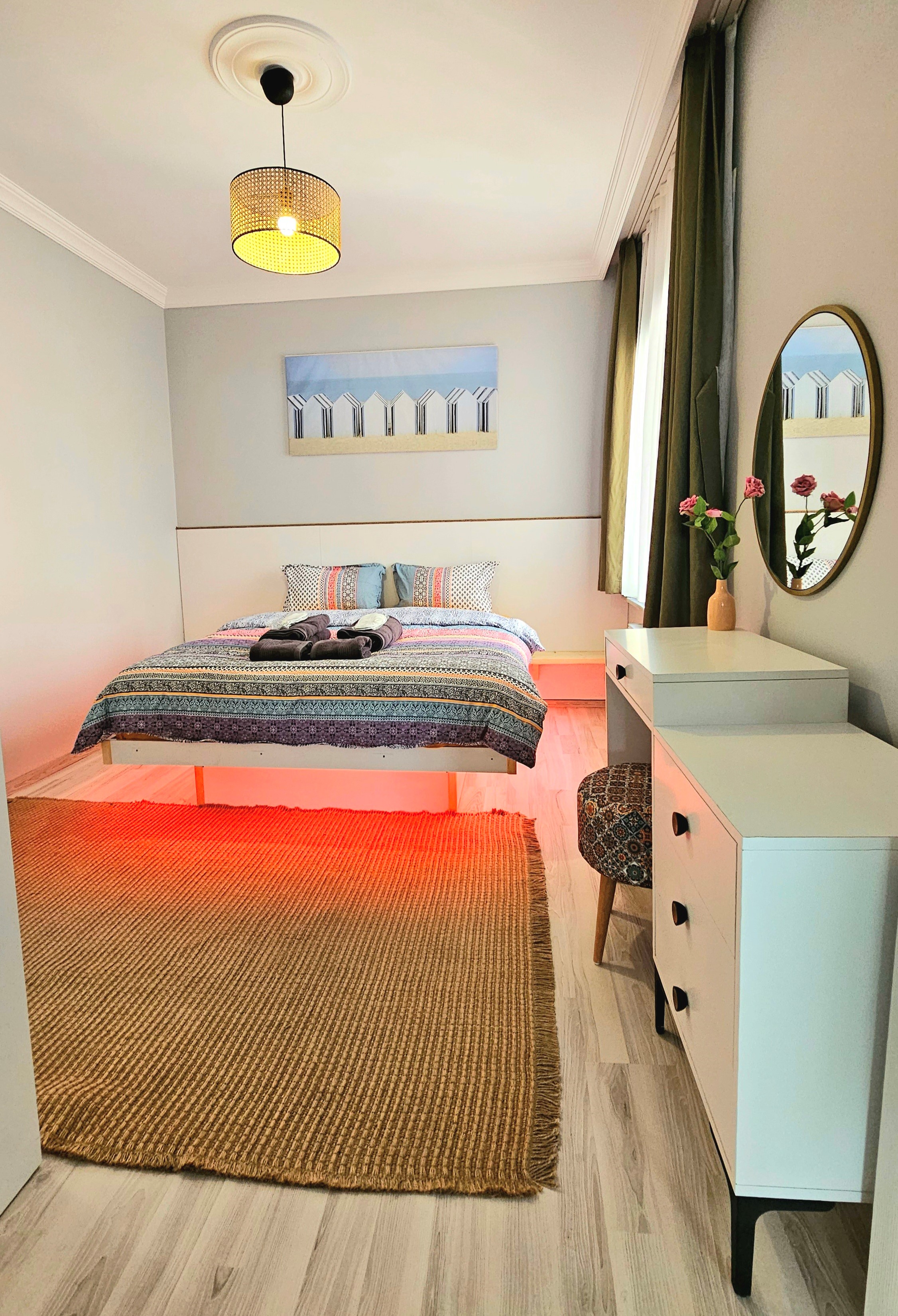 C. Luxuries Stylish Central 2BR