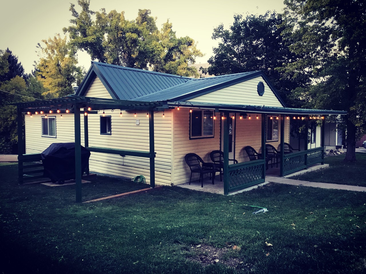 Walk to hot/cold pools, WiFi, W/D, 6 max