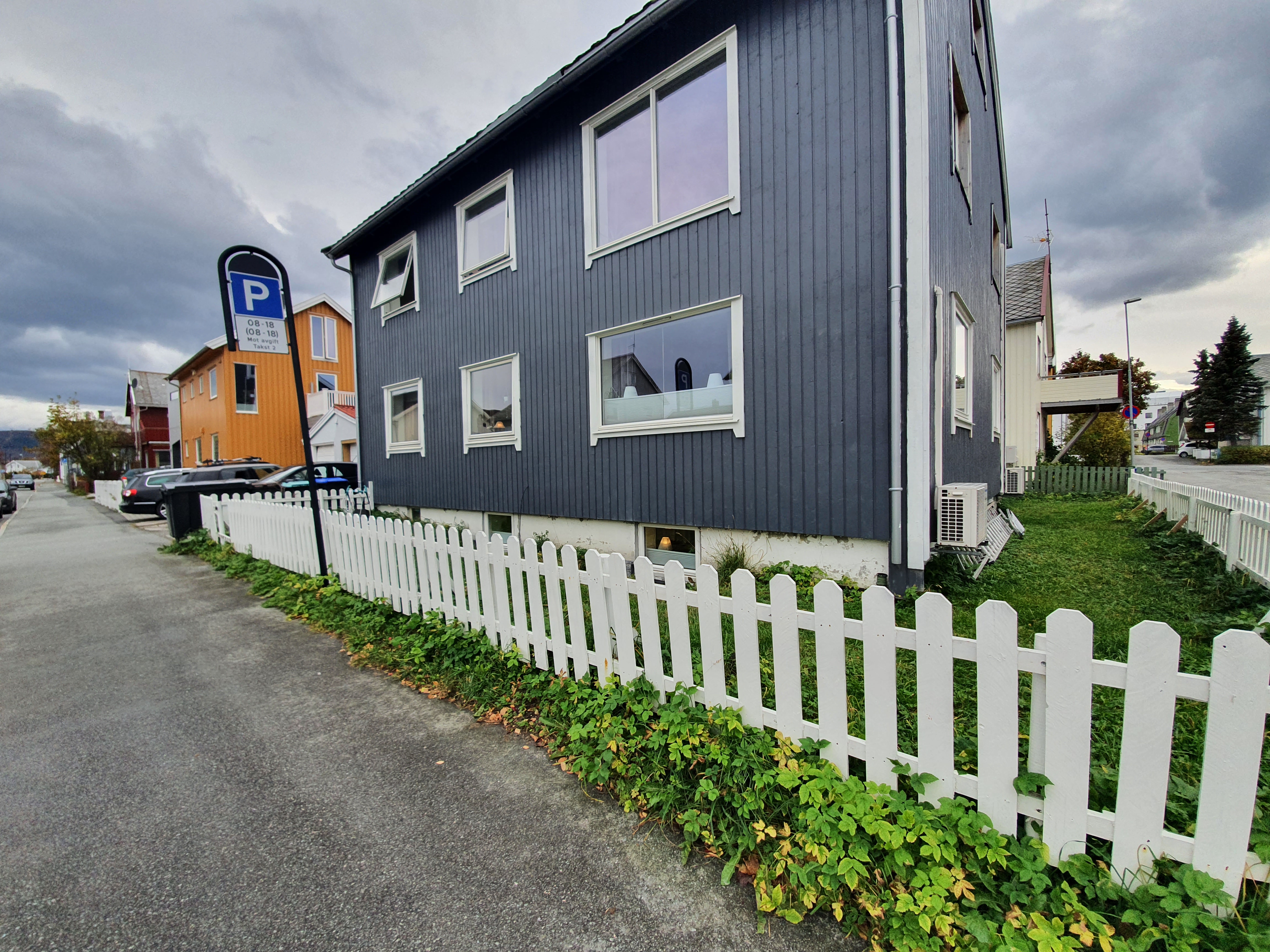 Central apartment, close to train, bus, hospital and the city