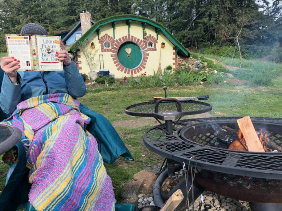 Cozy Hobbit House on charming Bainbridge Island Earth houses for Rent