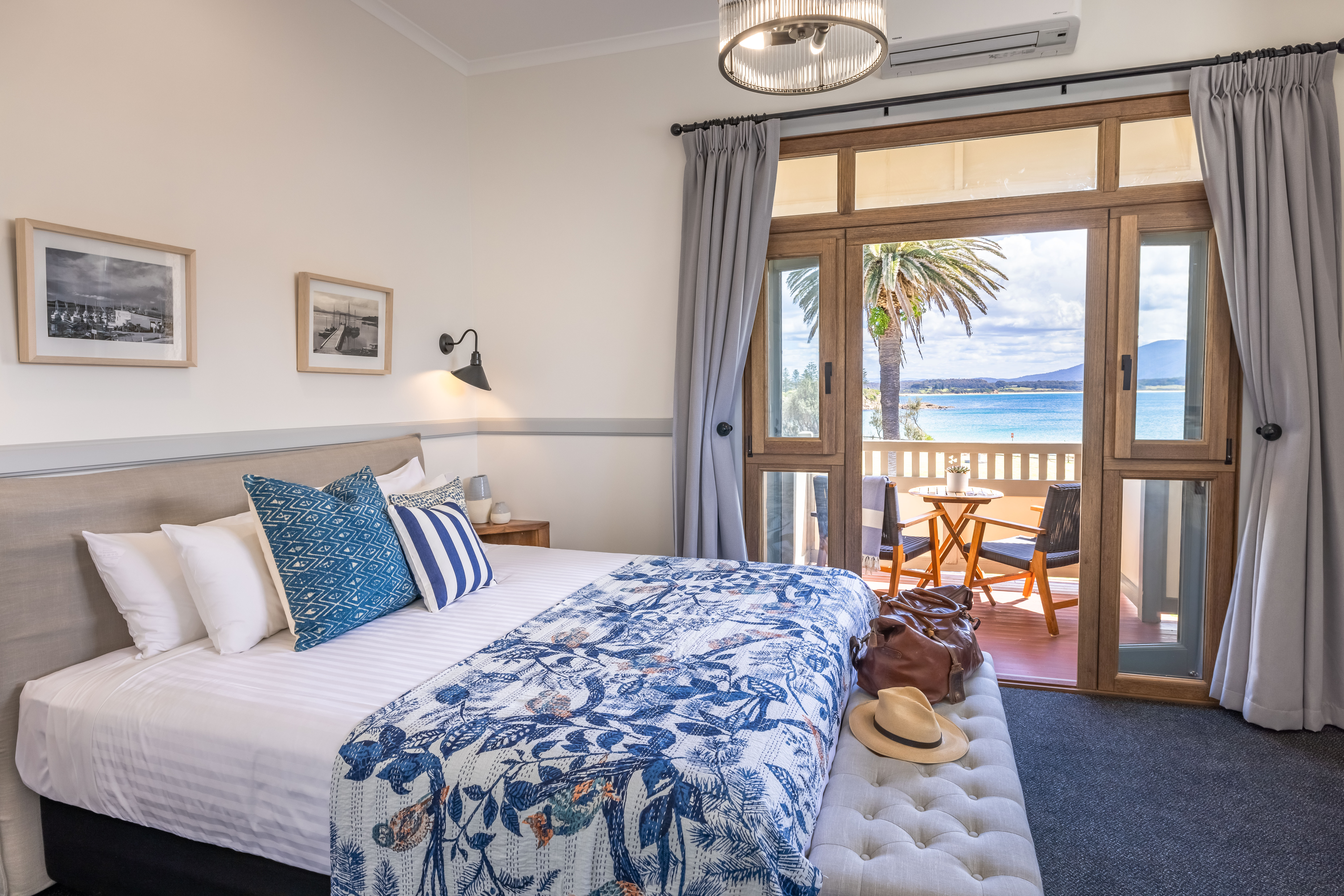 Bermagui Beach Hotel-Ocean View King Room, Ensuite