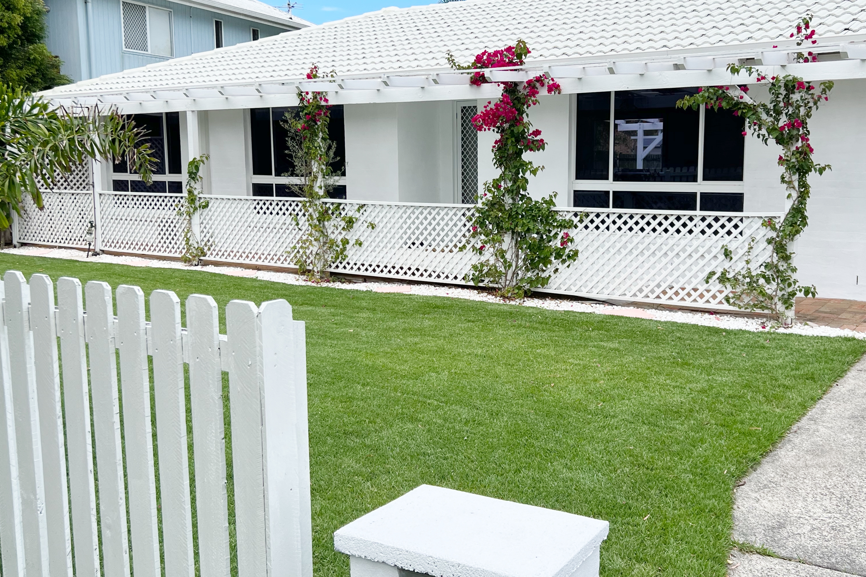 Peach & Palm -Family Friendly -Secure yard -Aircon