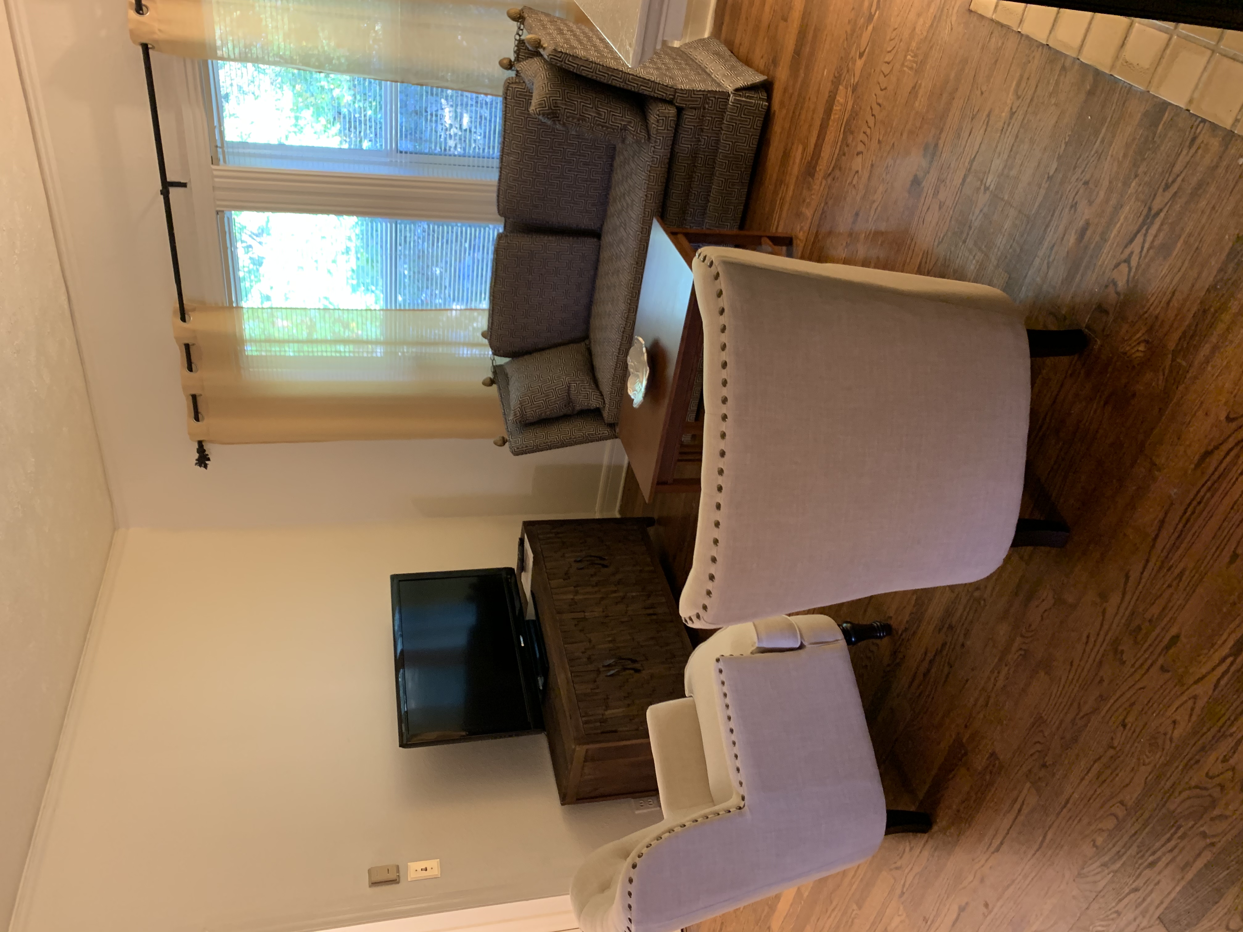 Inviting & spacious home in Cultural District in District 7, Fort Worth
