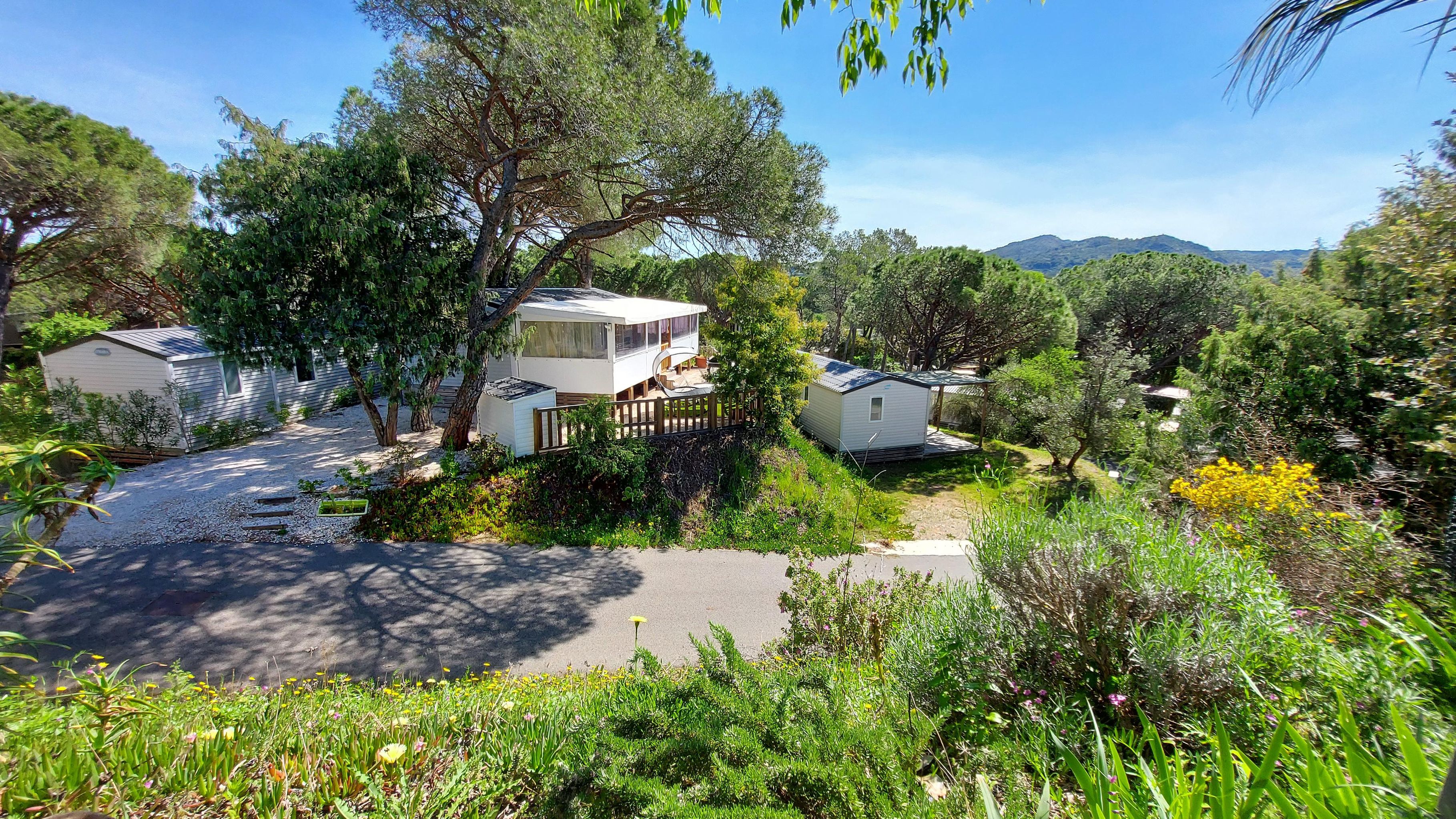 Mobil home with sublime views - 5* campsite