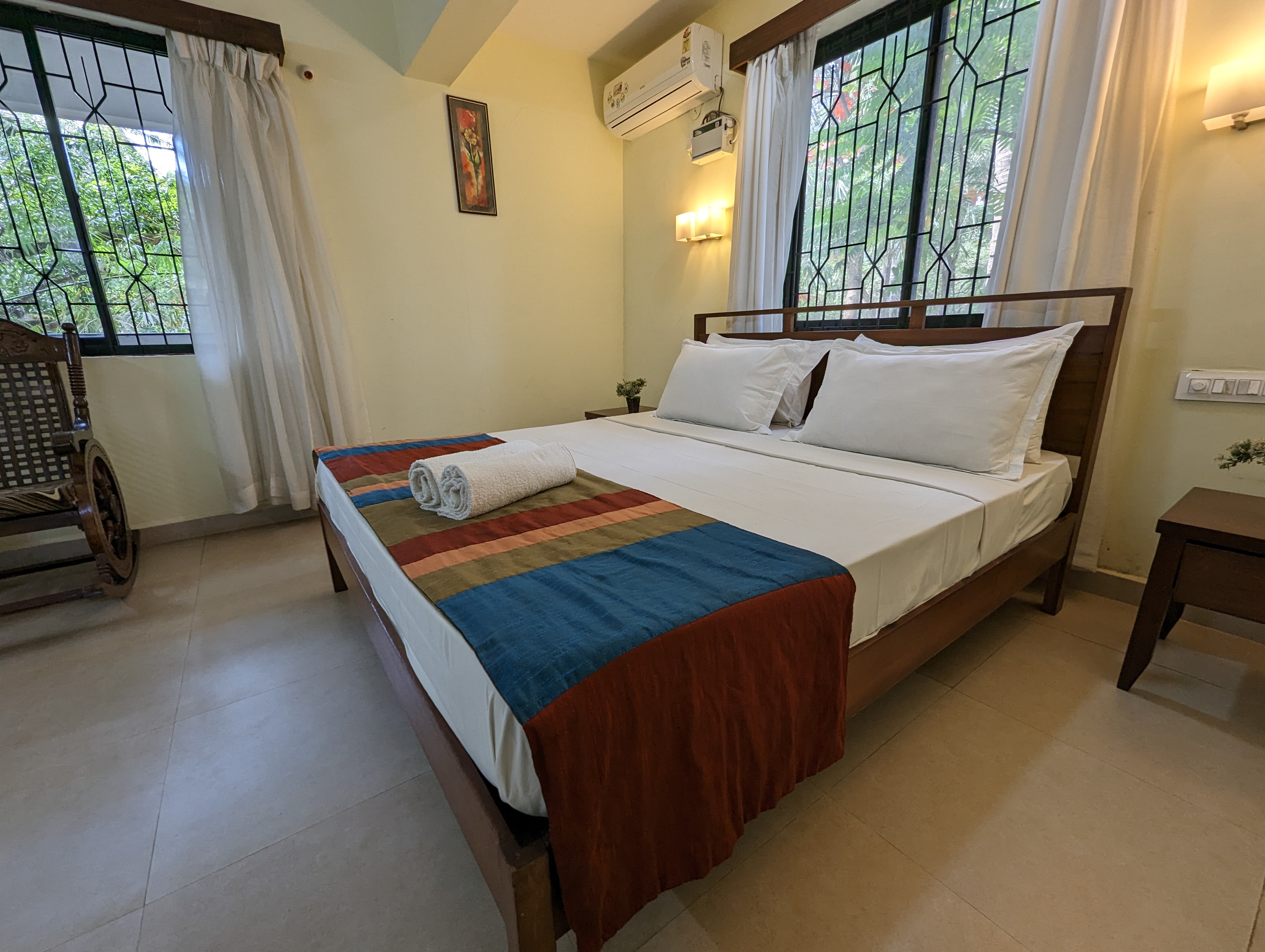 Deluxe AC Apartment near the beach