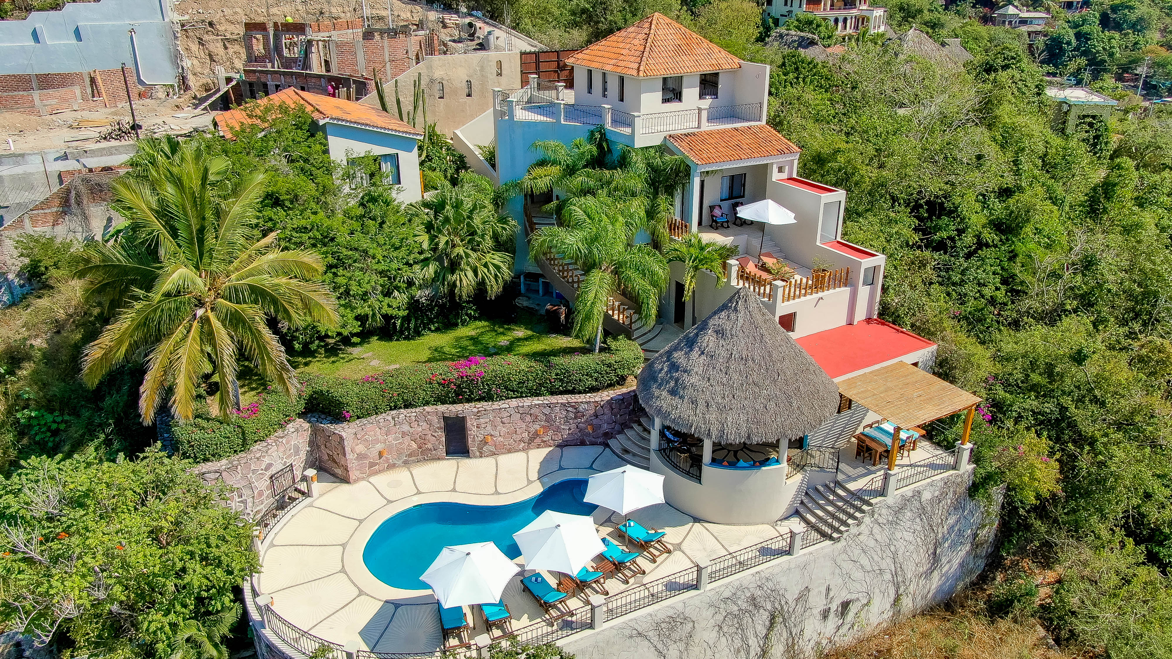 Casa Las Golondrinas  view and pool