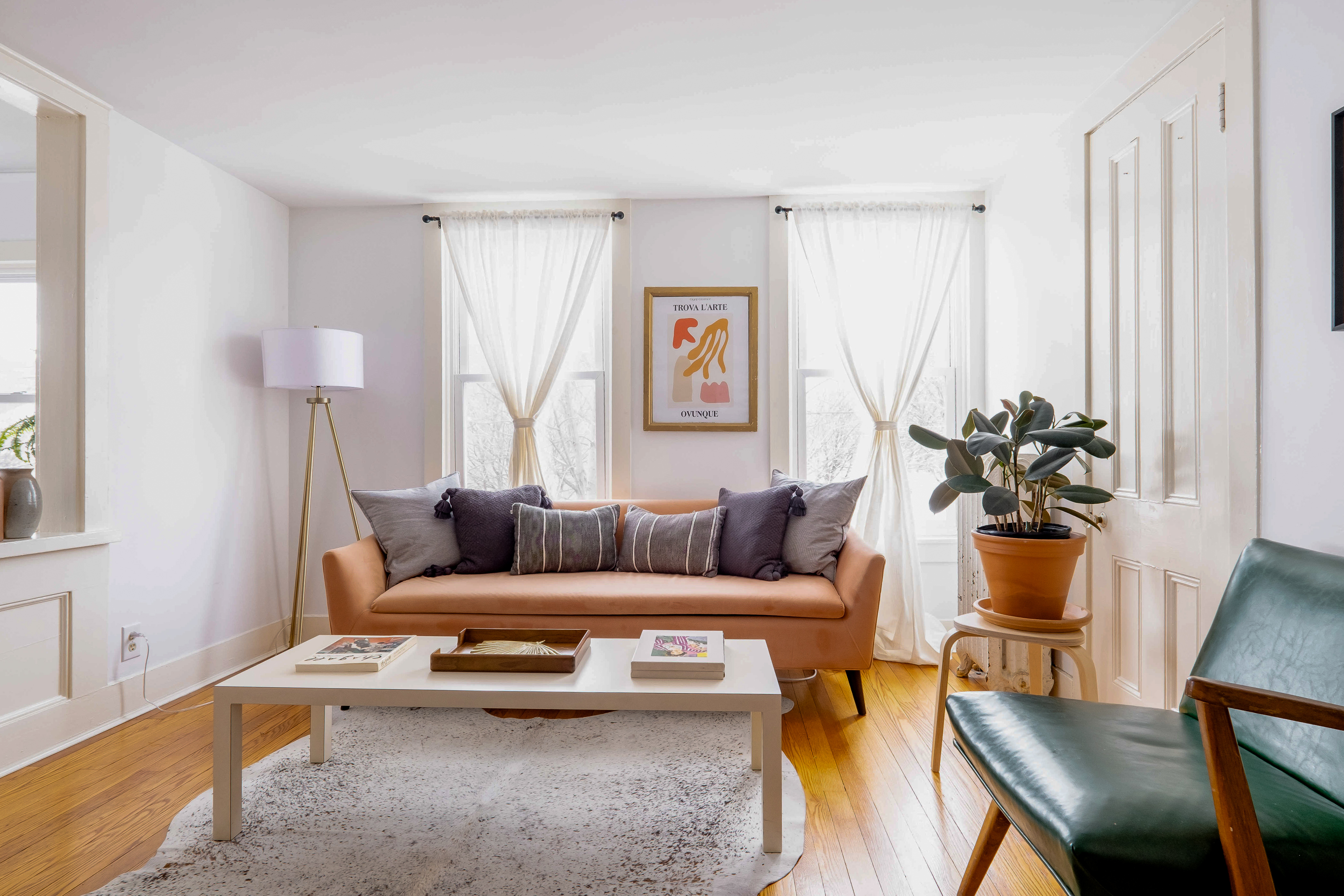 Art-filled vintage loft, minutes from Ithaca Falls