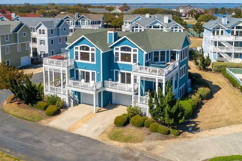 BIG House! Beach Access, Hot Tub & Pool Table Houses for Rent in