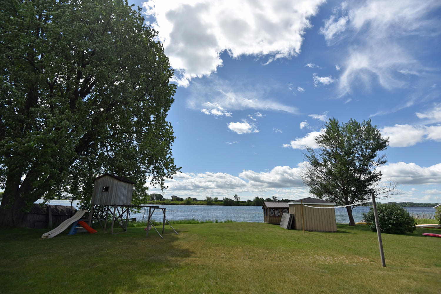 1000 Islands waterfront Apartments for Rent in