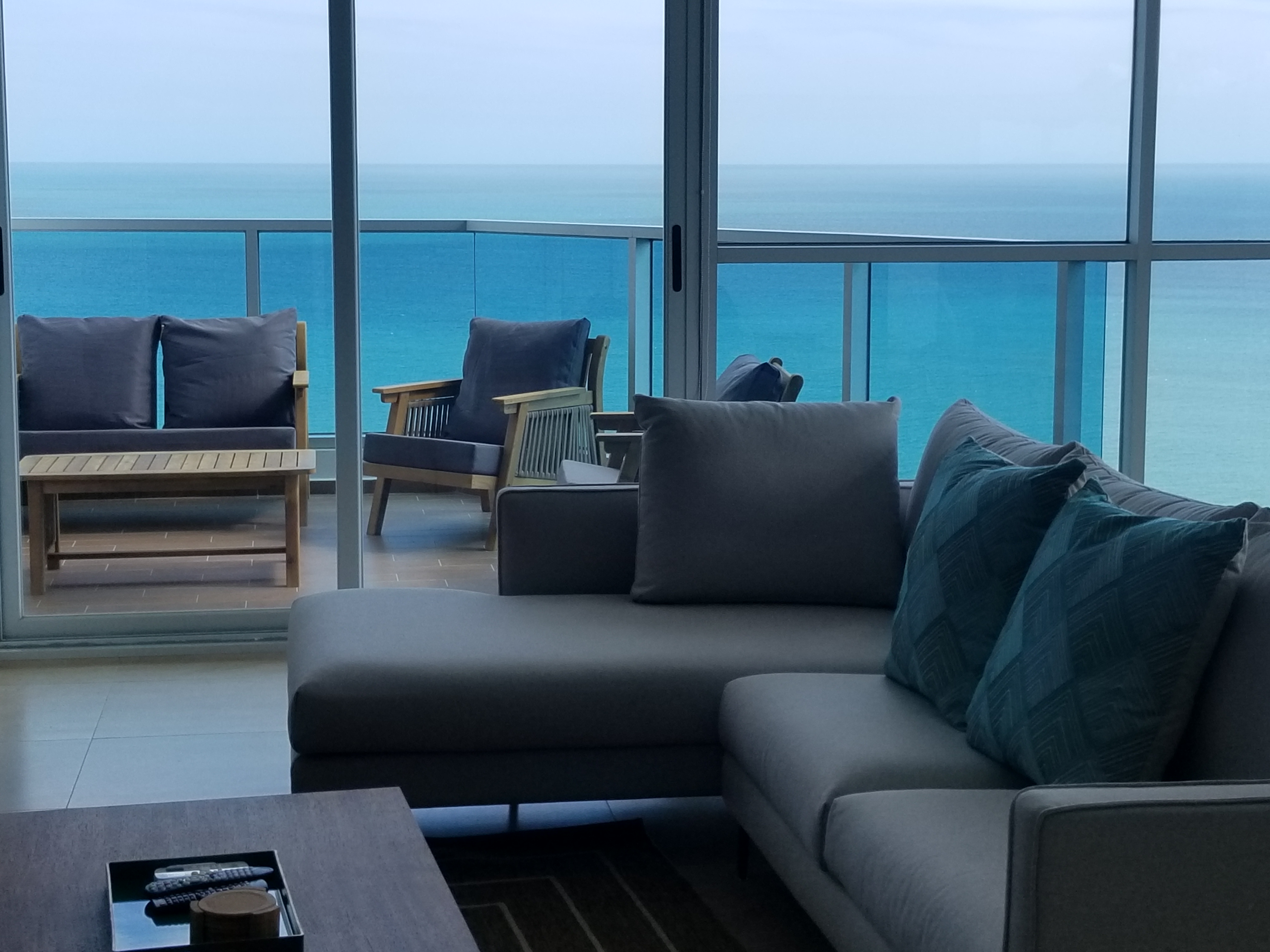 Ahhmazing Beachfront 22nd Floor Royal Palm