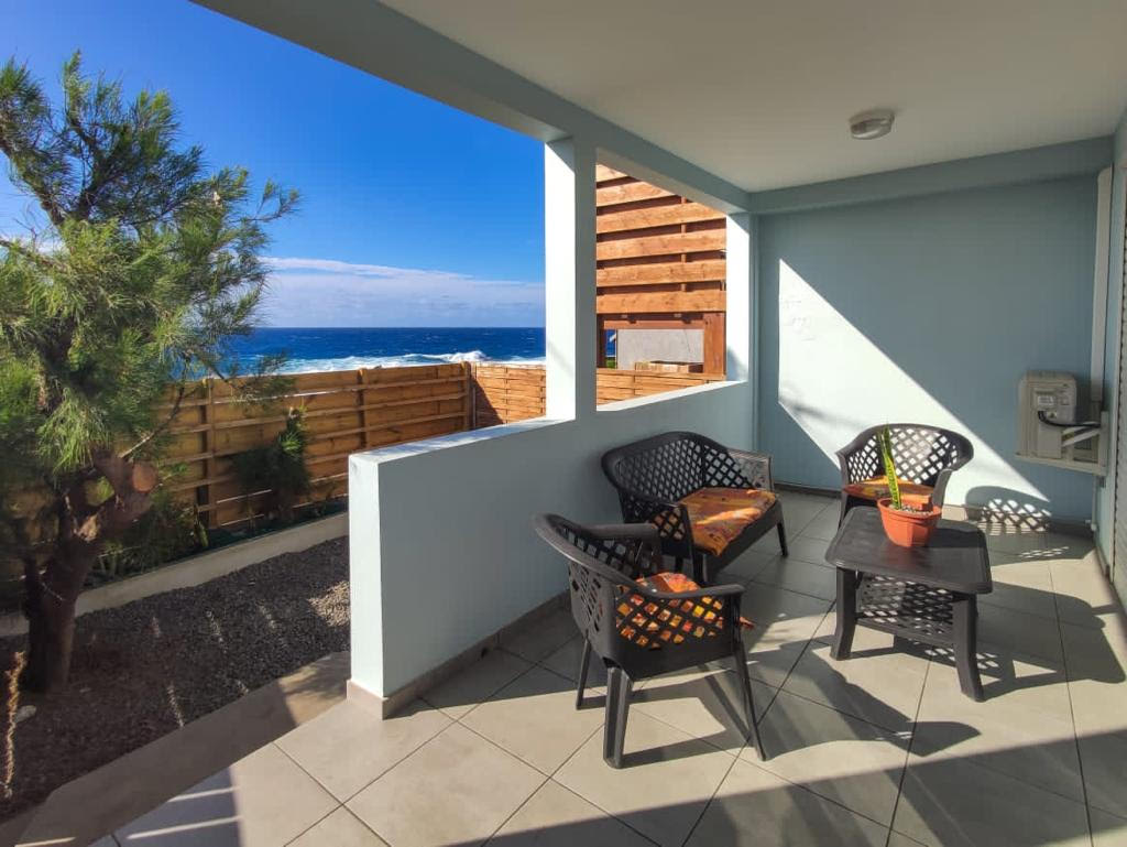 KAP Alizés Ground floor apartment facing oceanfront