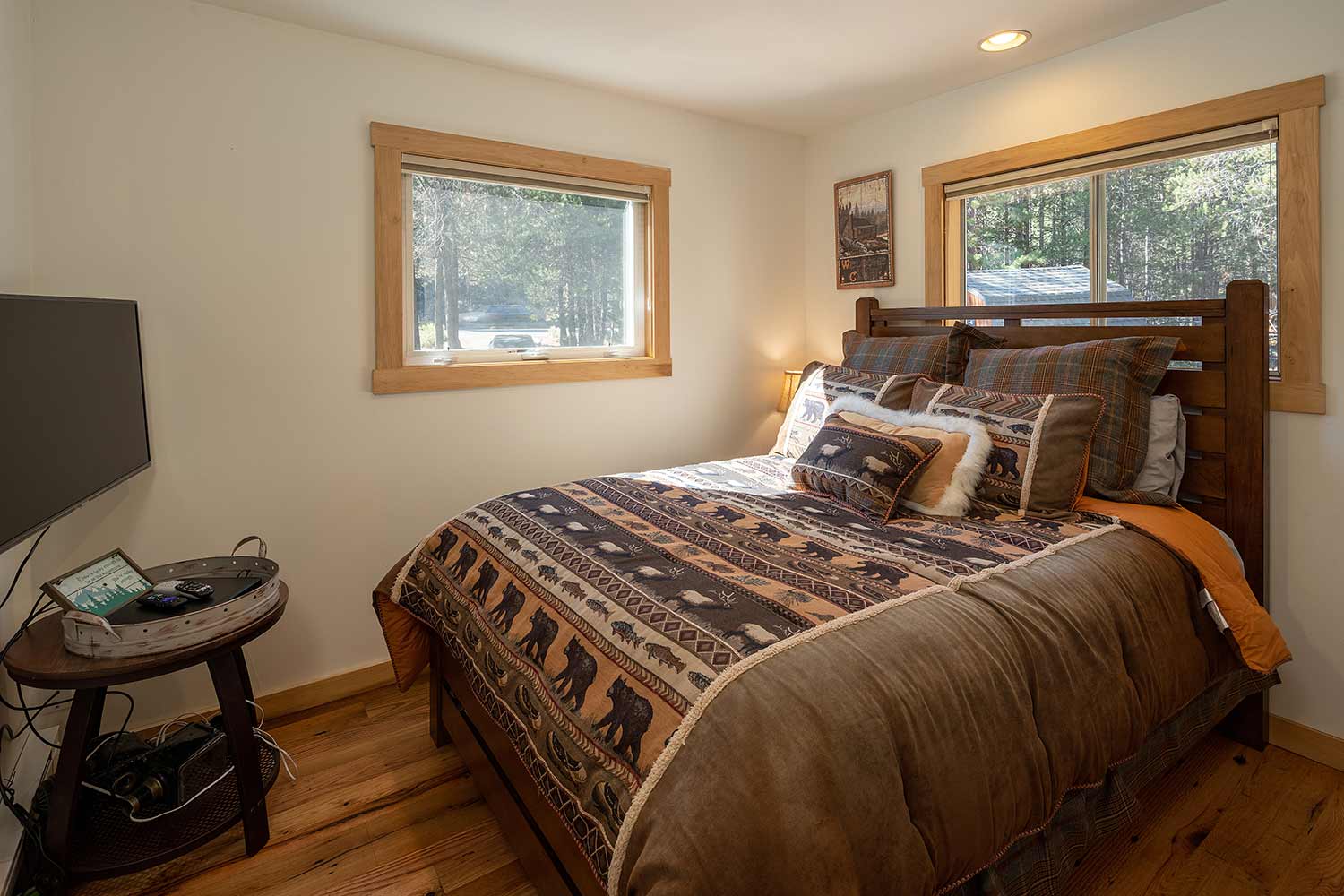 RIVERFRONT Magicpeaceful escape HOT TUB Cabins for Rent in Olympic