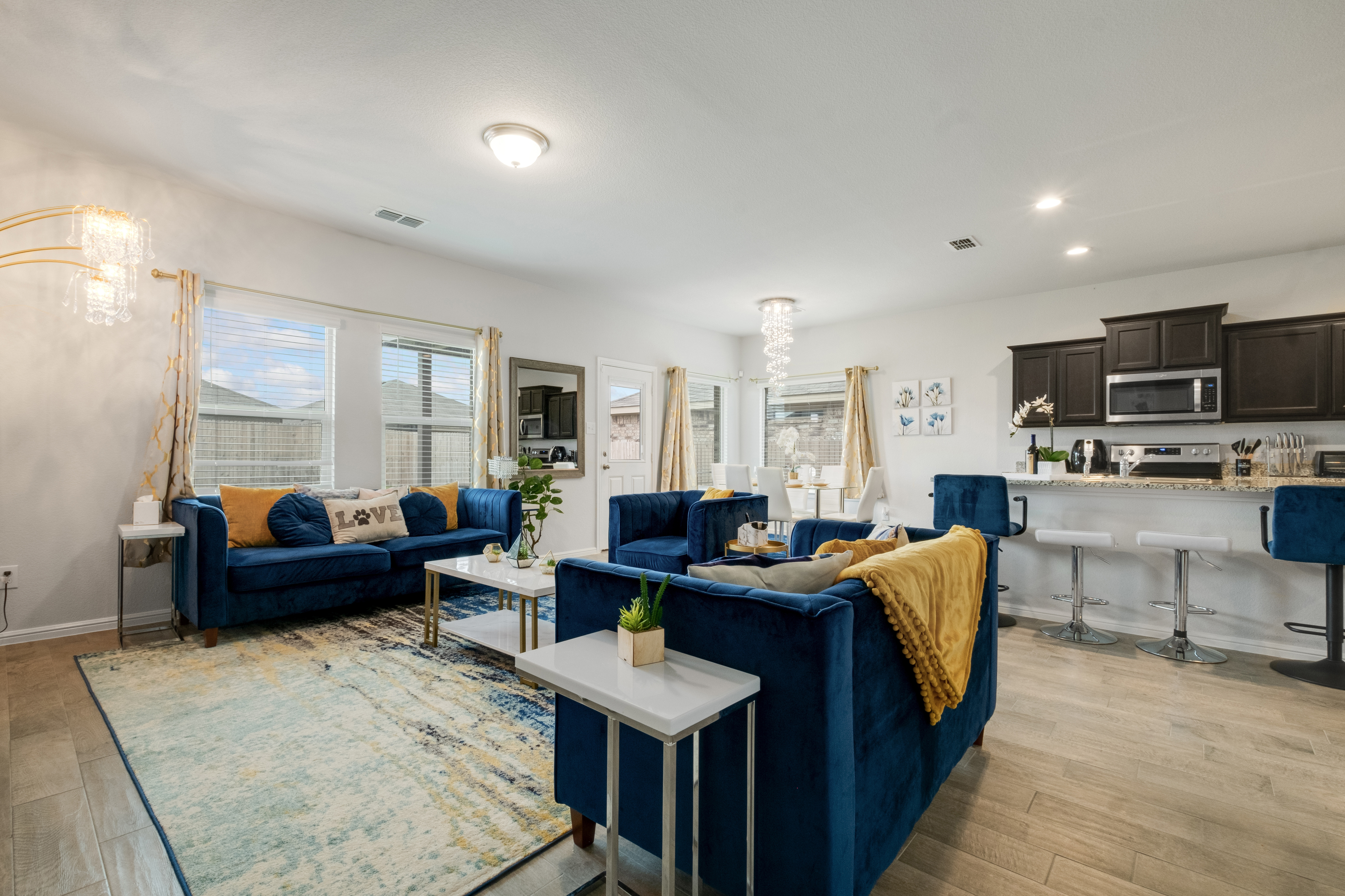 10% Monthly discount |3BR Luxury home| Fast Wifi in District 7, Fort Worth