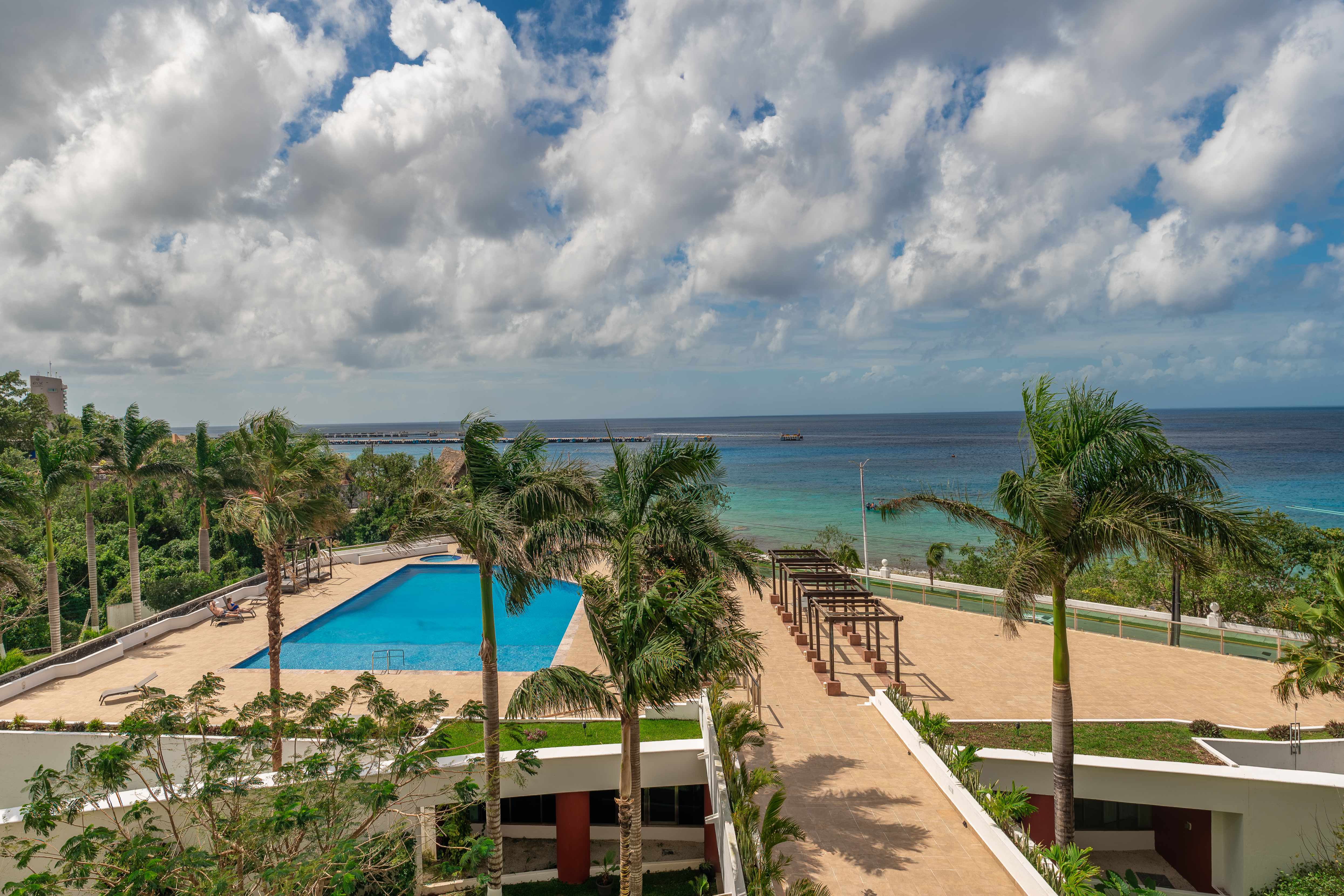 Newly Remodeled Condo with Spectacular Ocean View