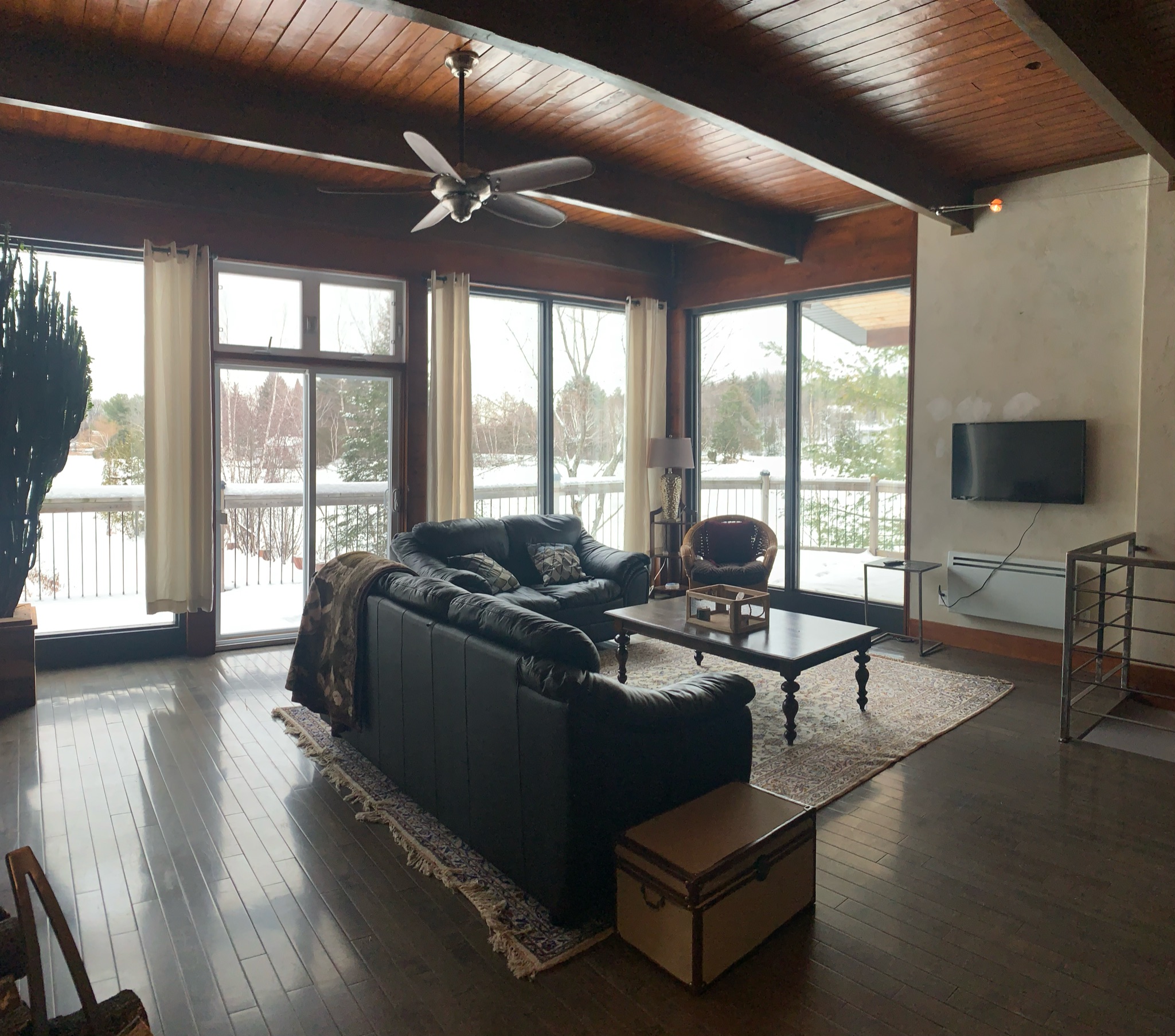 Waterfront Chalet/ Waterfront Chalet
