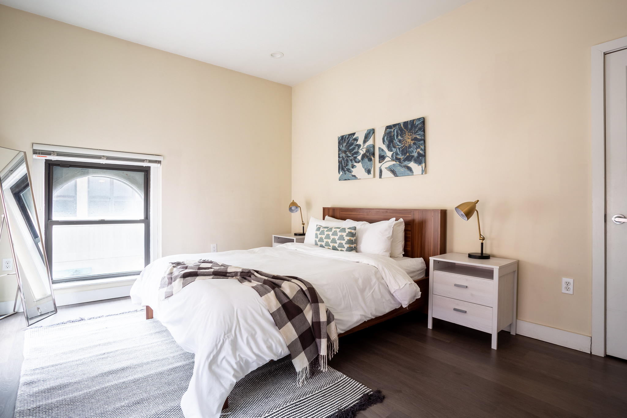 Luxury at a Discount!! 2br/2ba | 200mbps Internet