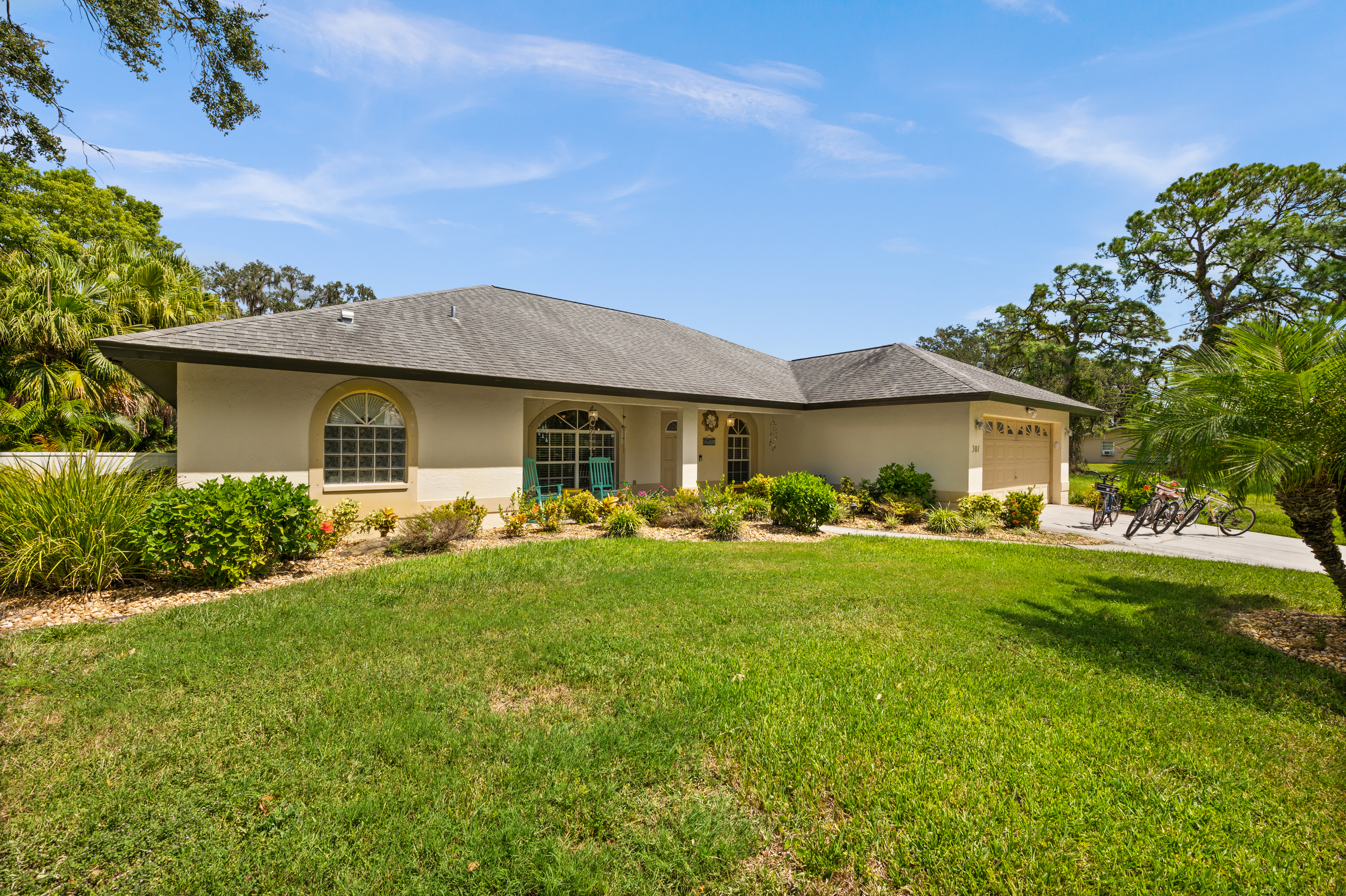 Family Oasis/Entire House/Private Pool/Near Beach
