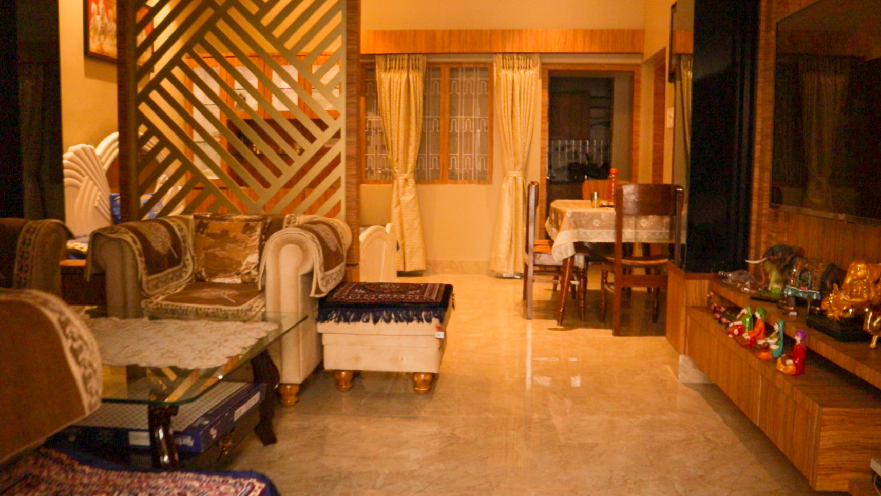 2 BHK Luxury Bungalow for Family Stay in Varanasi Bungalows for Rent