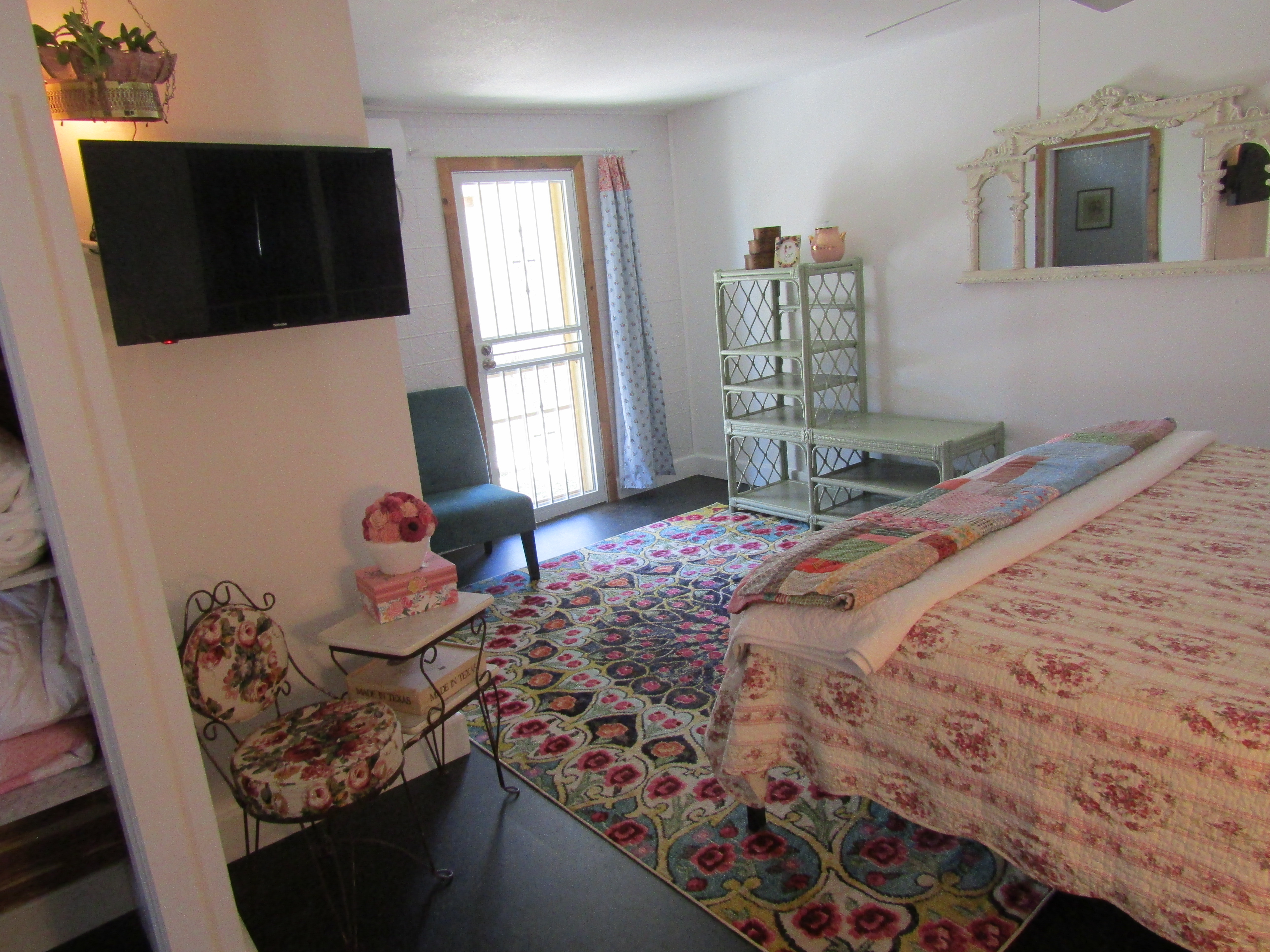 Be-Bopper's Inn/Rose Room.