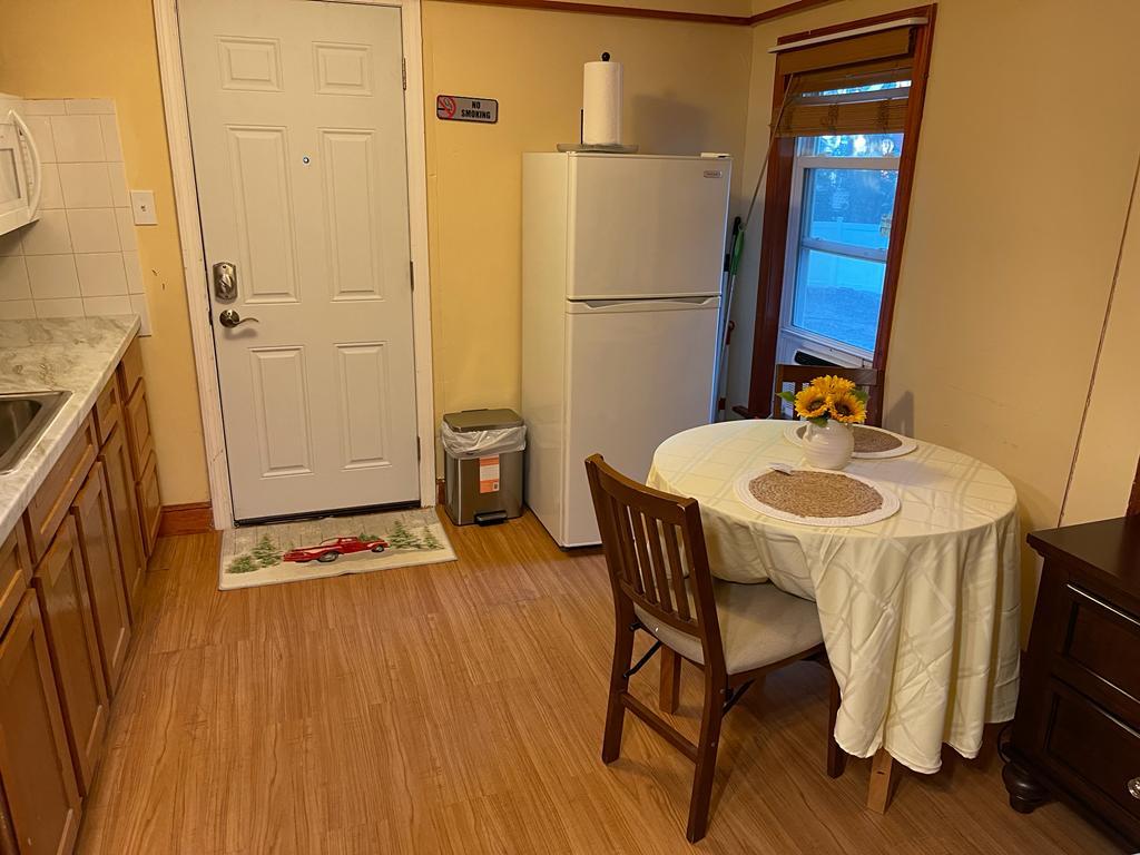 Studio w/ private entrance and bathroom