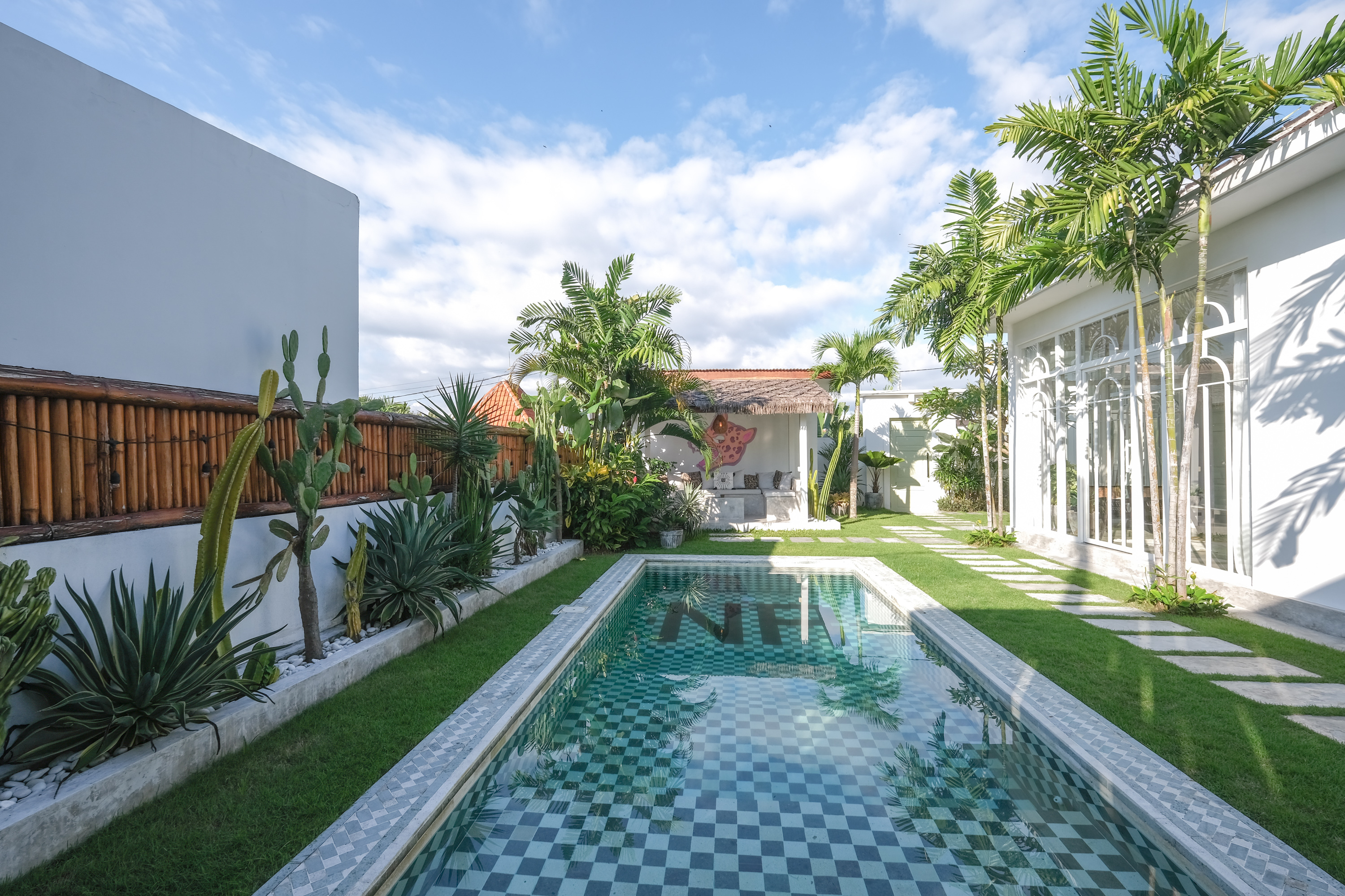 No Rush Villa 2: Unique 3 BR Villa in Pererenan