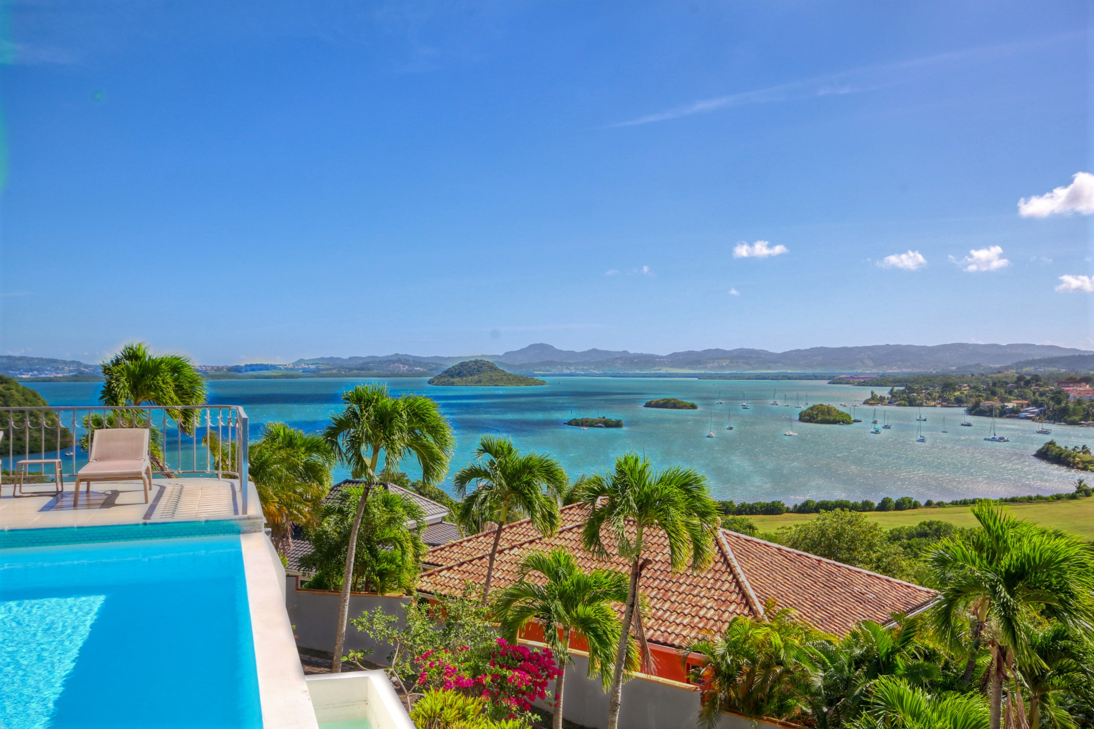 Luxury villa, 10 people, pool, sea view and golf