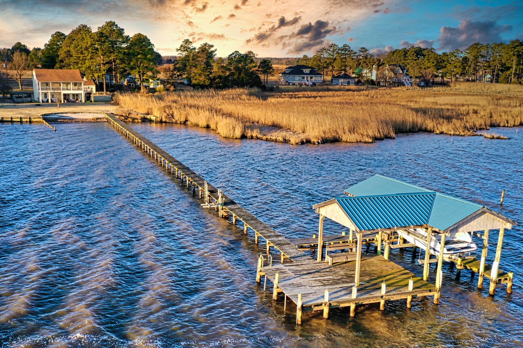 Cozy & Content River Retreat Beach Hot Tub & Games Houses for Rent in Dunnsville, Virginia