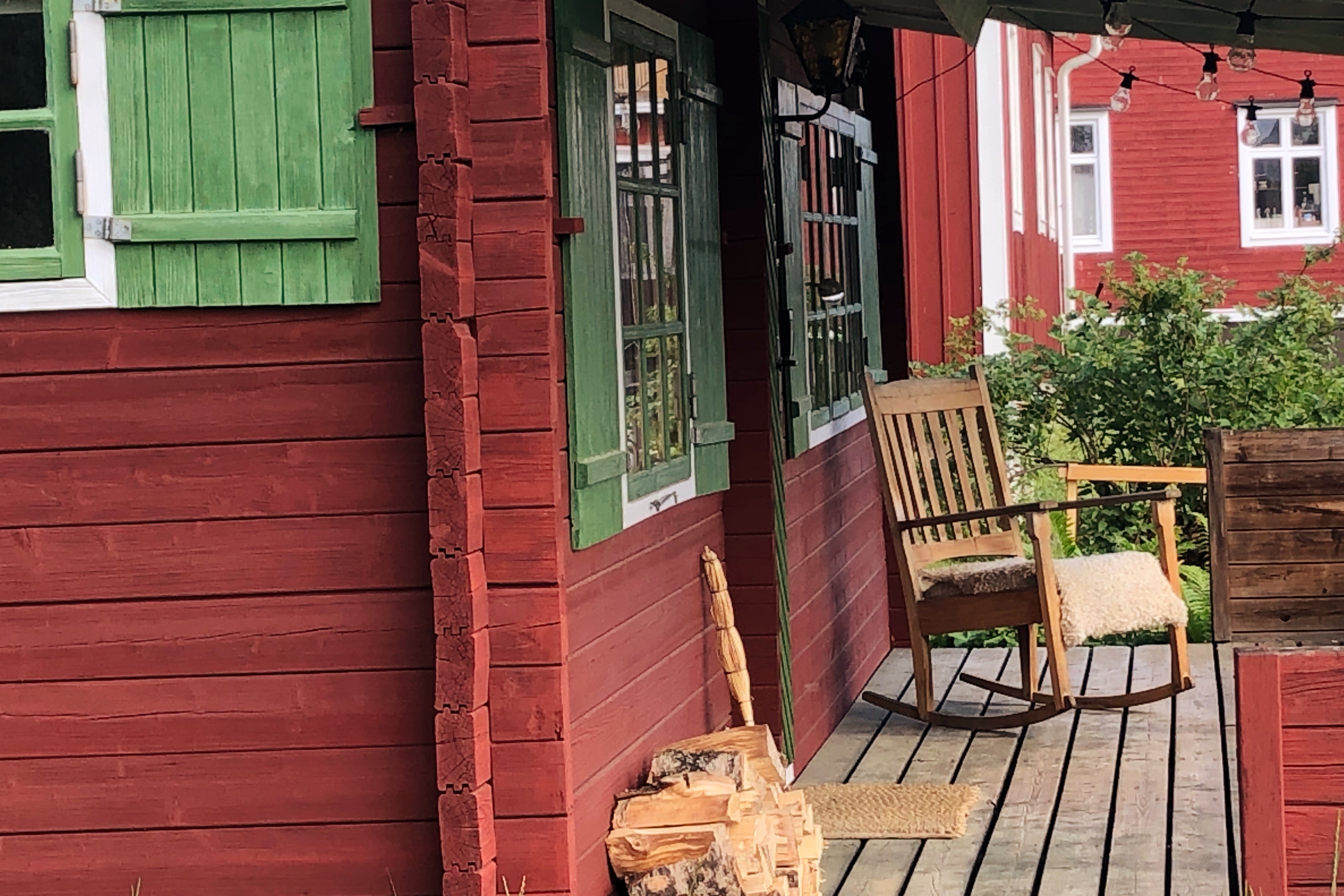 Log cabin with fireplace, 2 minutes to bike park