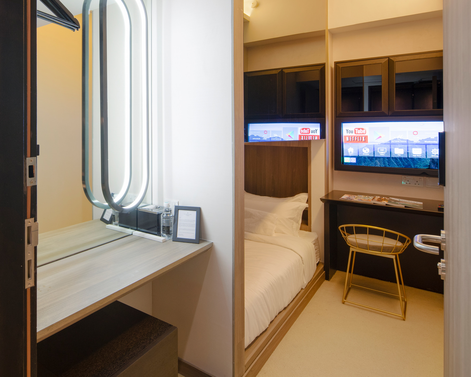 Single room, shared bathroom in Chinatown
