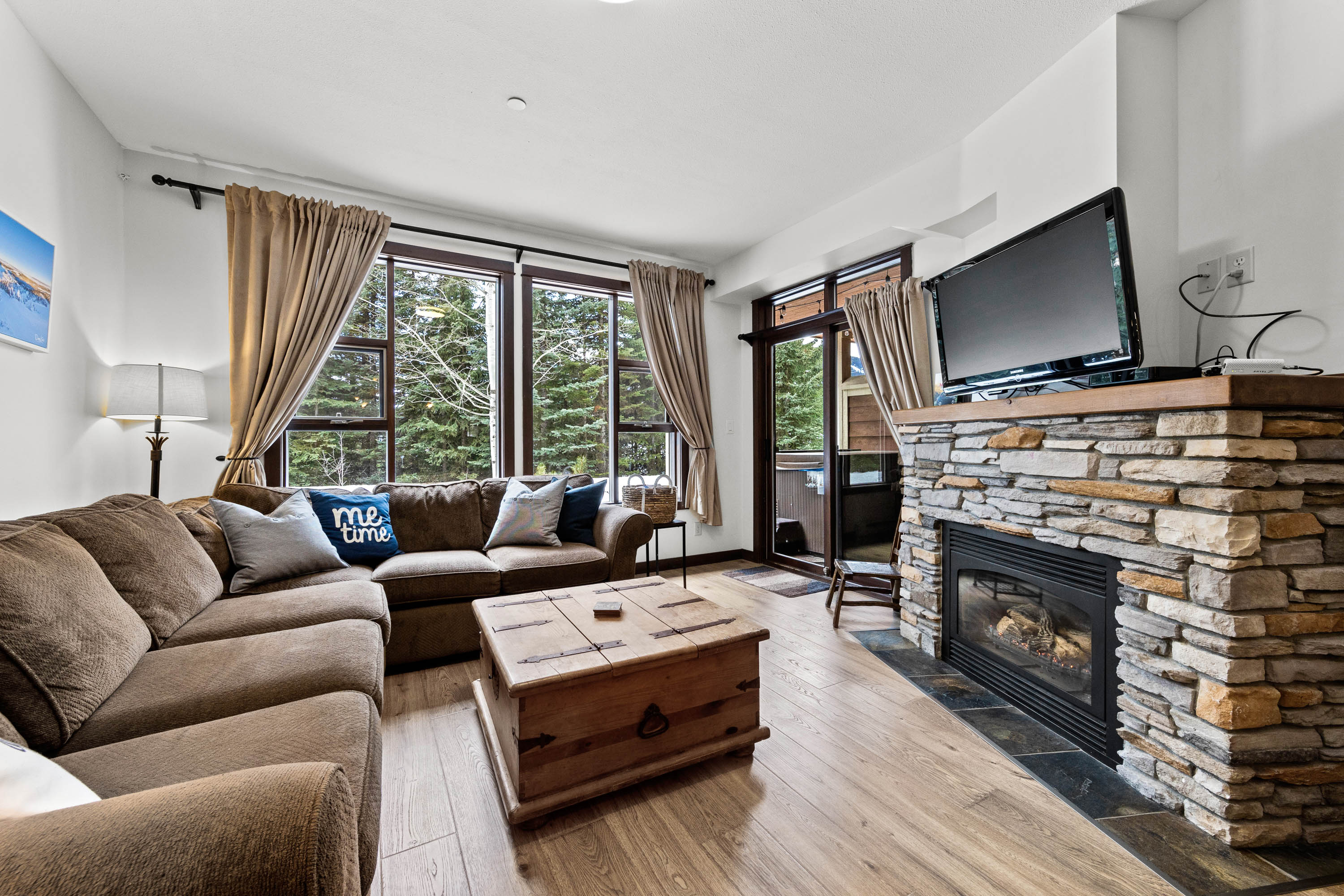 Ski In Ski Out • Private Hot Tub • Pet Friendly