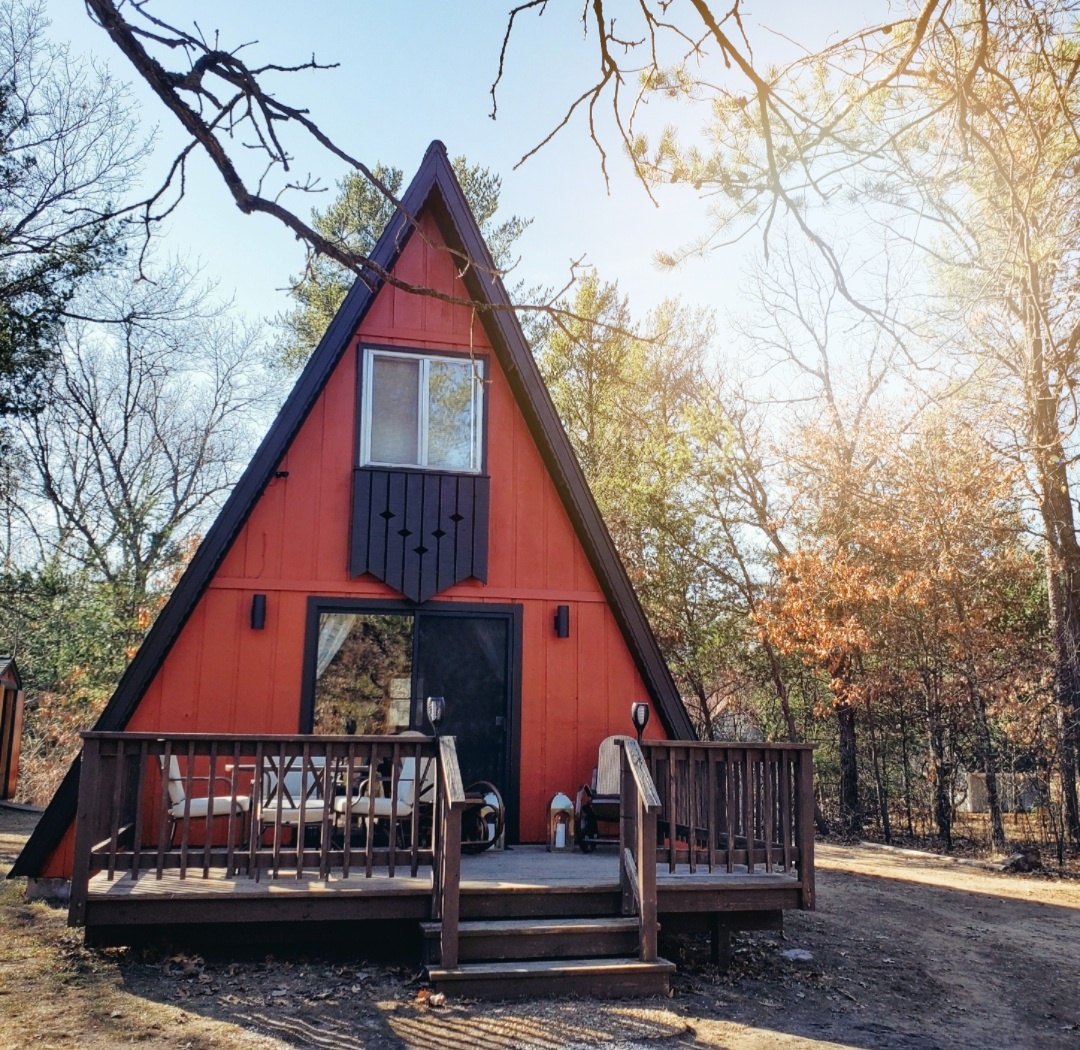 Castle Rock Boho Aframe Cabin. 25 min to Dells Cabins for Rent in