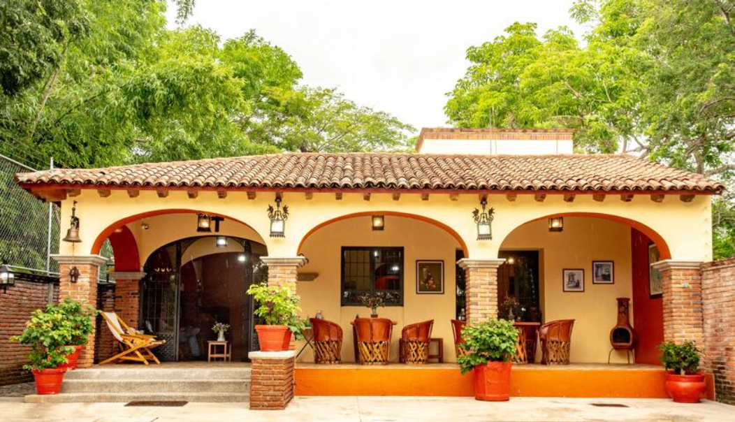 Beautiful Rangeliano Style house, dowtown, wifi Casas en renta en