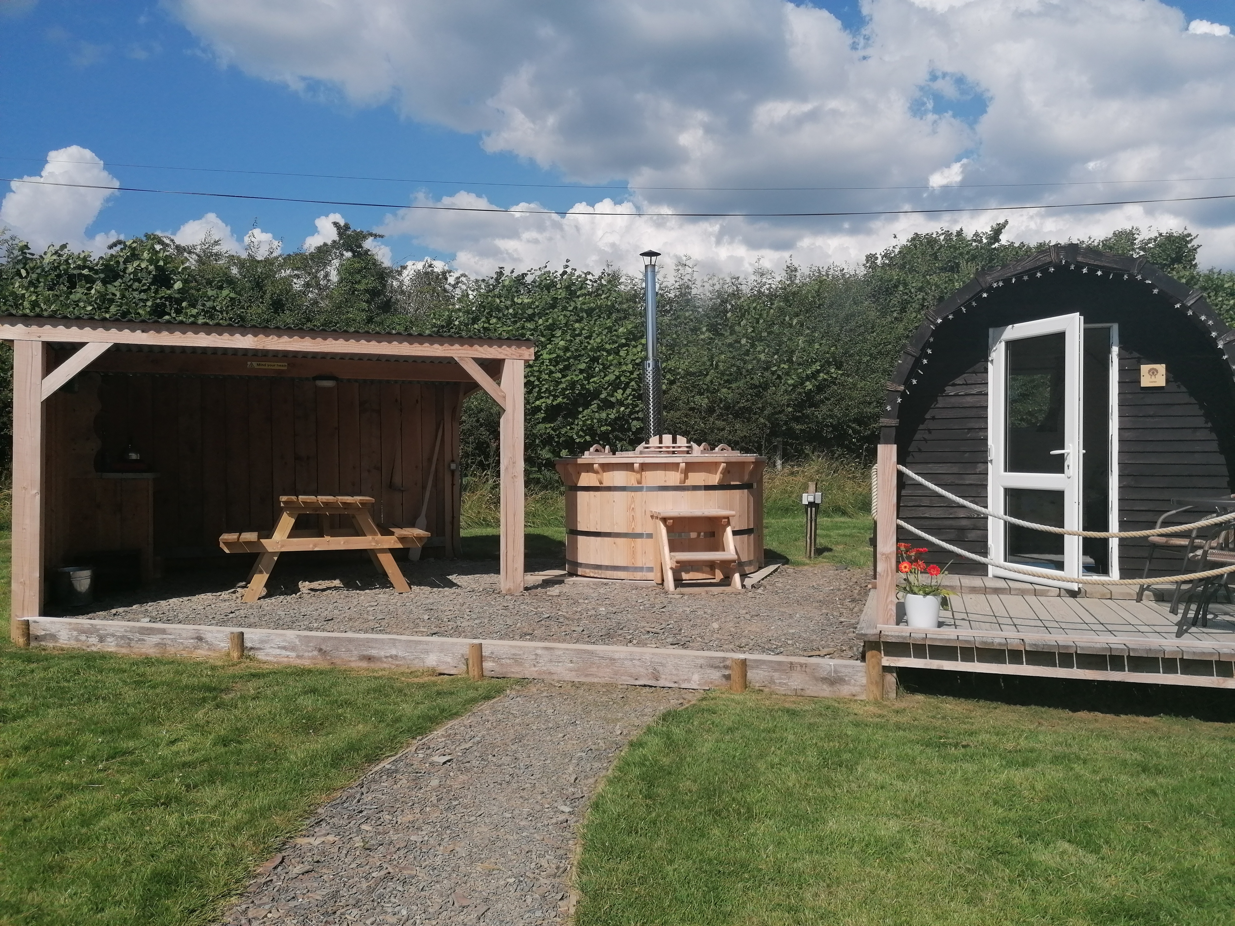 The Sheep - Rural&Restful with wood fired hottub