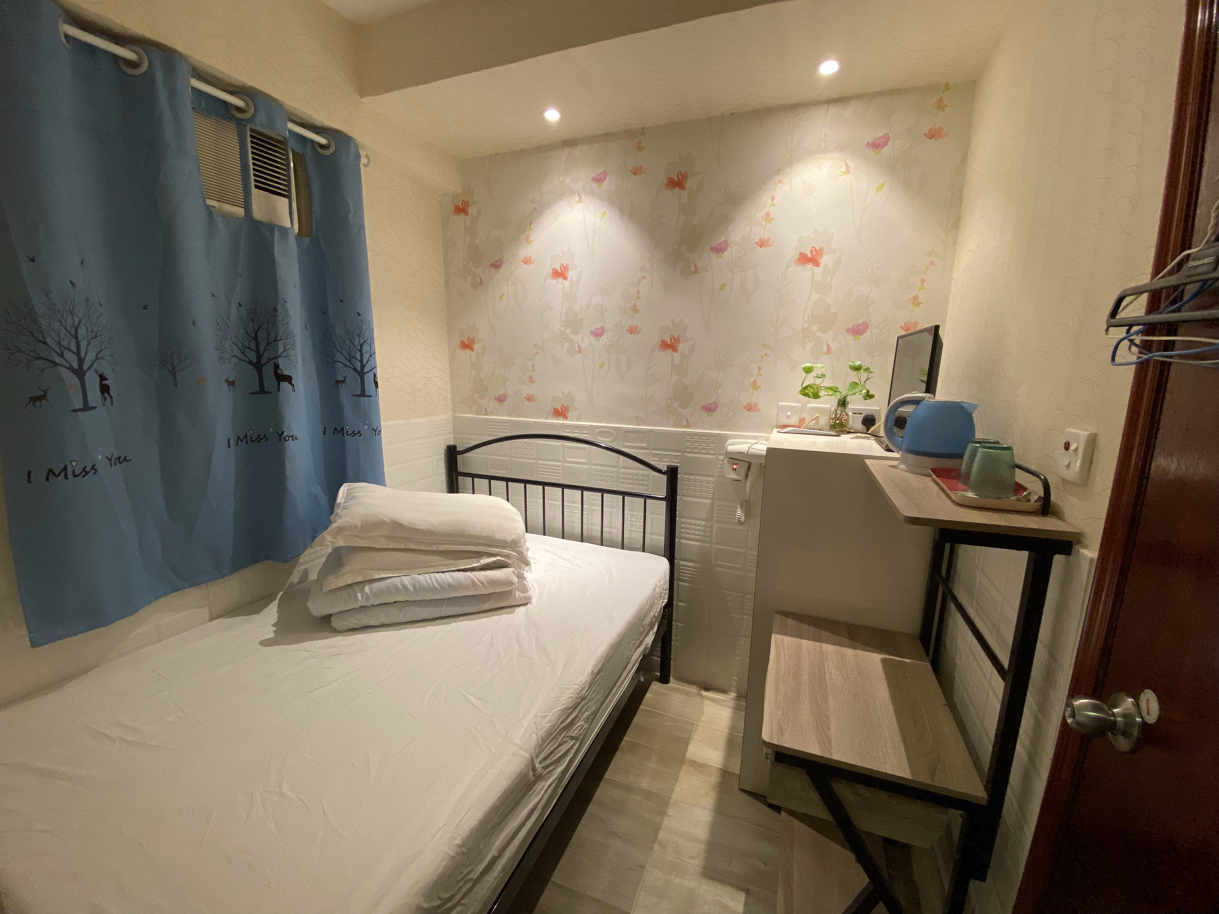 MongKok Rm16 (3min to subway) 2ppl [NewDecoration]