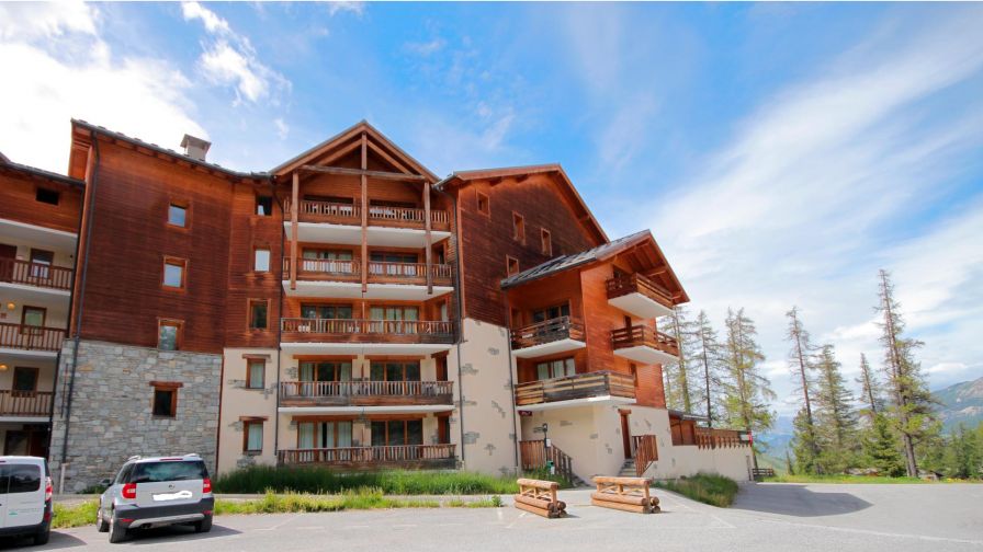 Ski apartment at the south east feet + heated pool