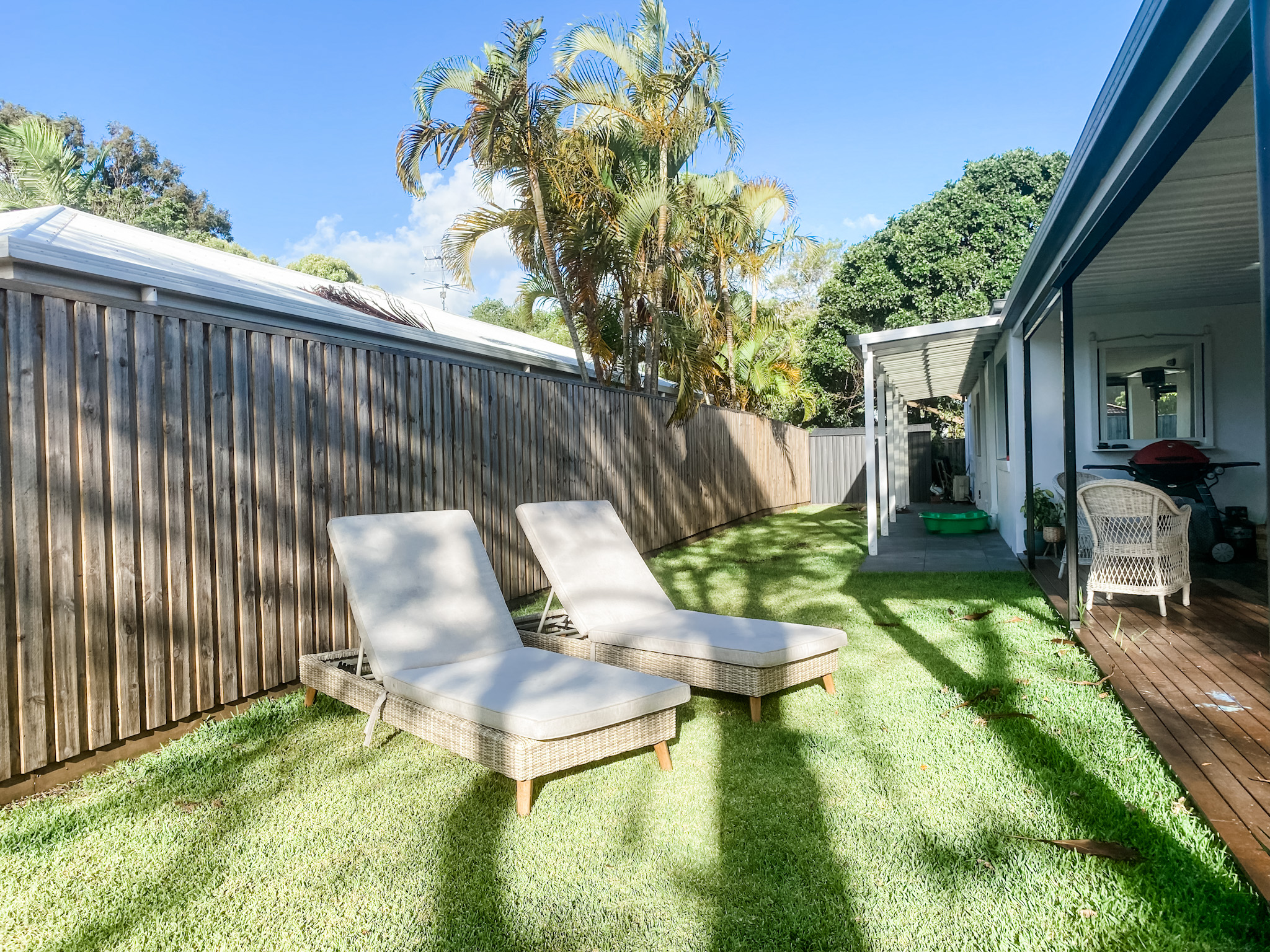 Kids toys, 5 min walk to river, pet friendly