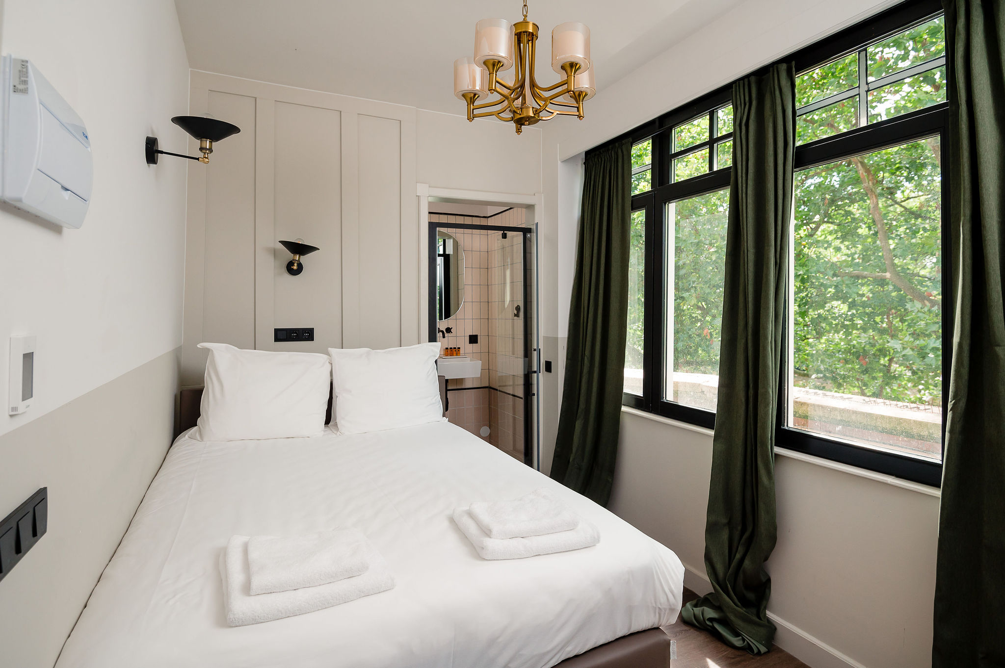 Mr.Lewis Rotterdam - Standard Double Room — Rotterdam stay