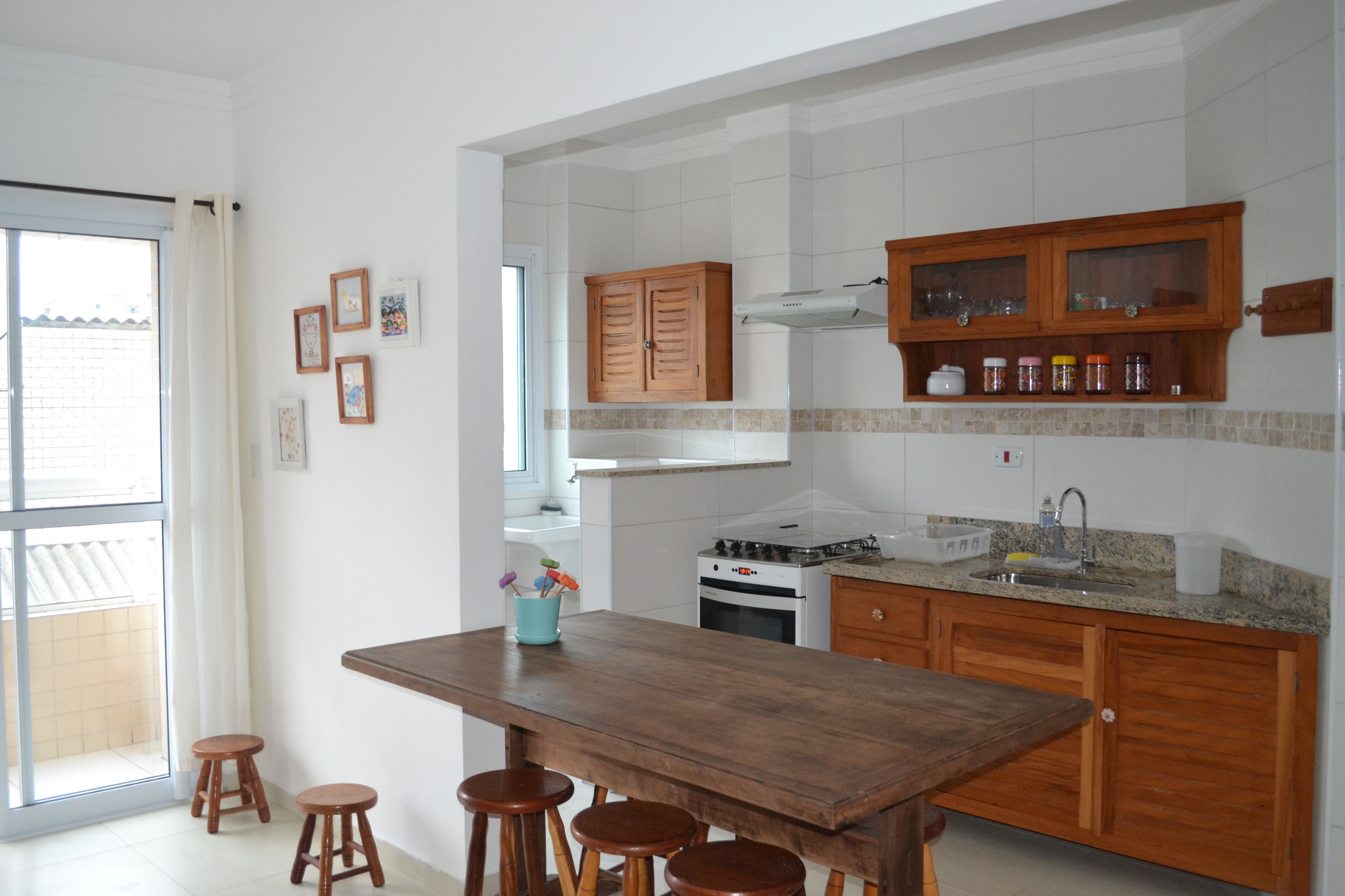 Apt Canto do Forte, bright and airy.