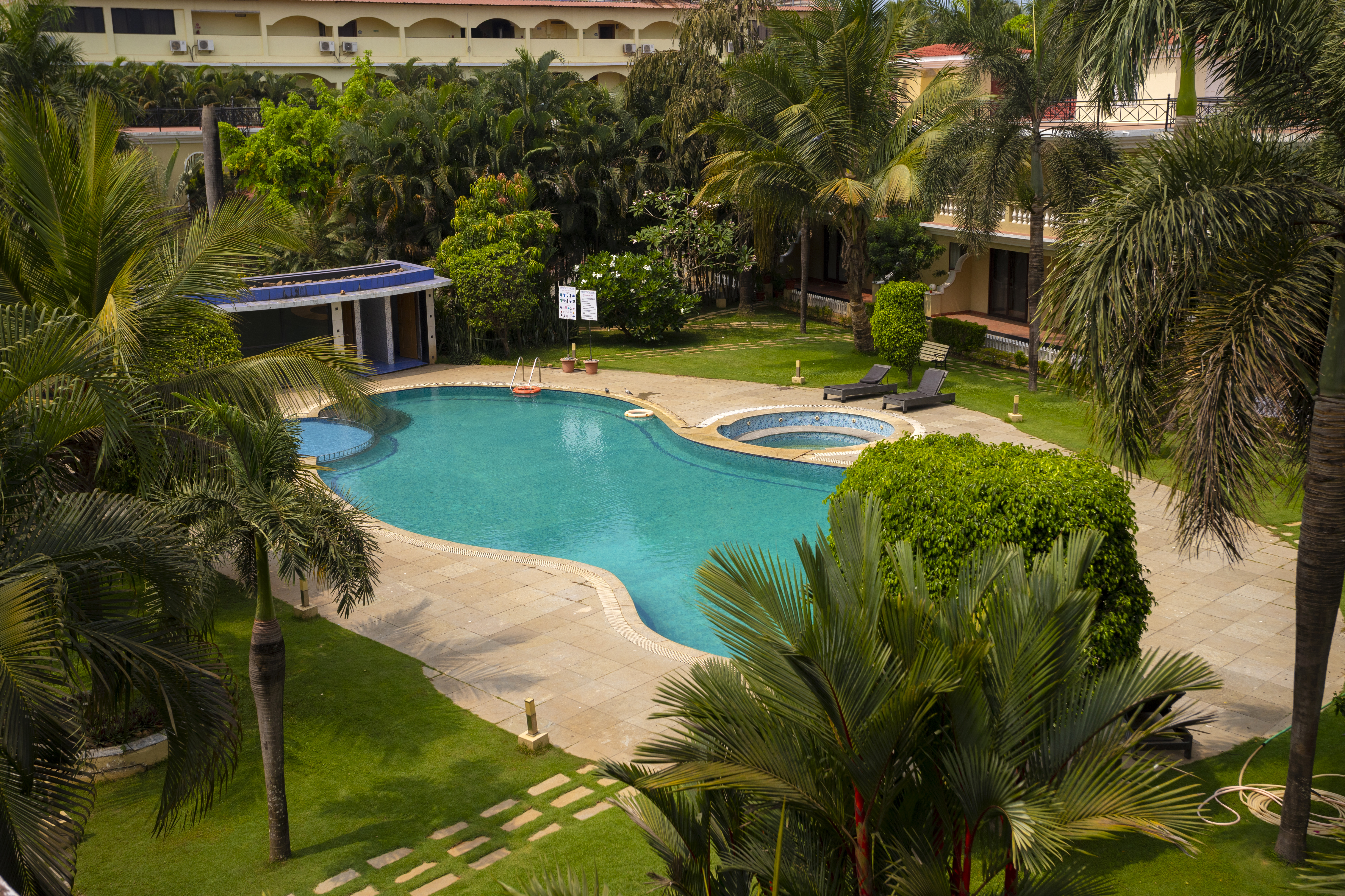 Daffodils Pool-View Shreem Homes (3 Bhk Row Villa)