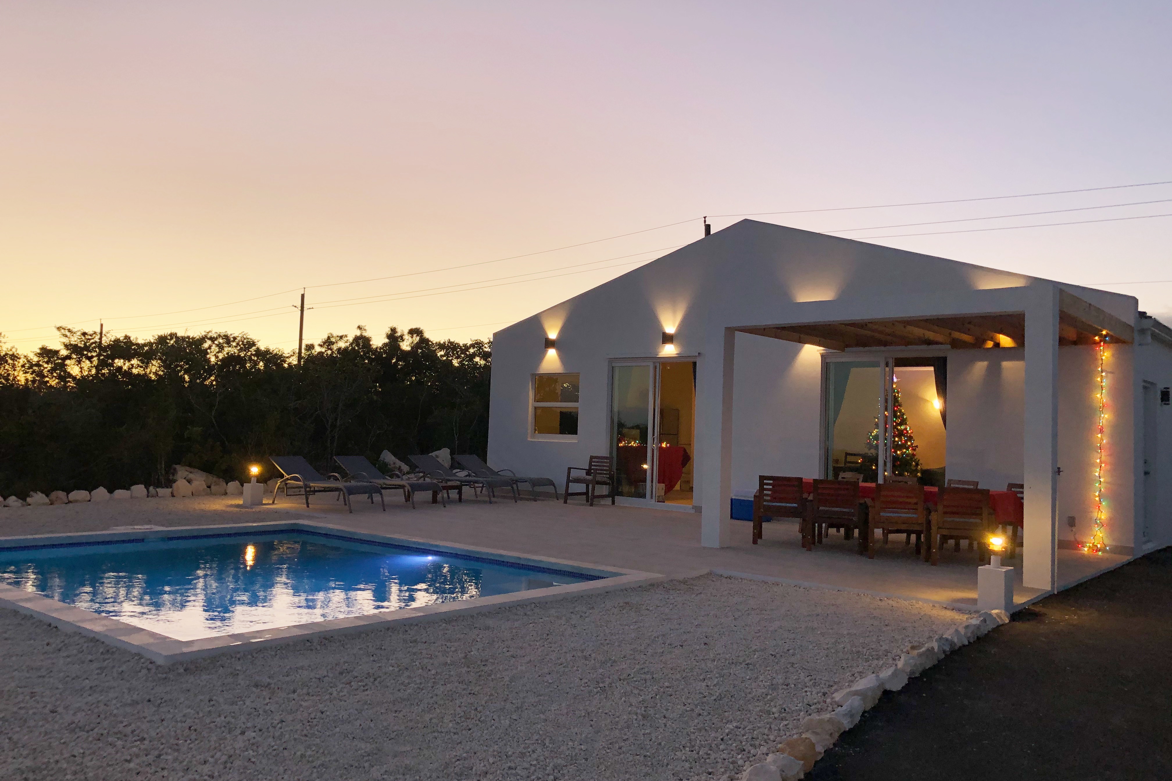 Flame Tree Villa #4 | 2 BR | POOL | VIEWS