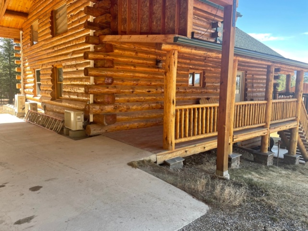 Legacy Lodge Main Floor level 3 bedroom 1 bath Apartments for Rent