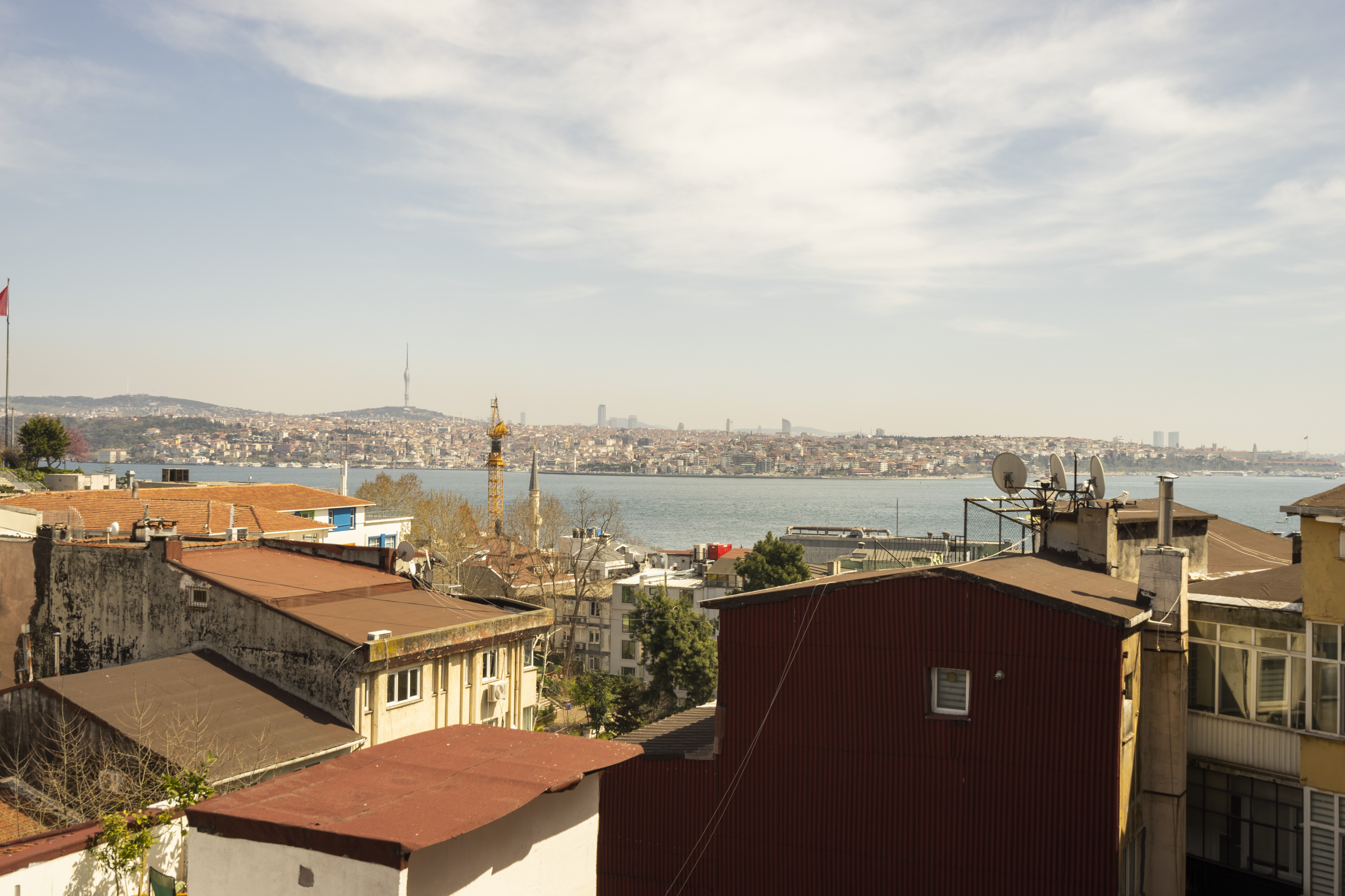 2 Bedroom w. Balcony and Sea View @ Cihangir No:5