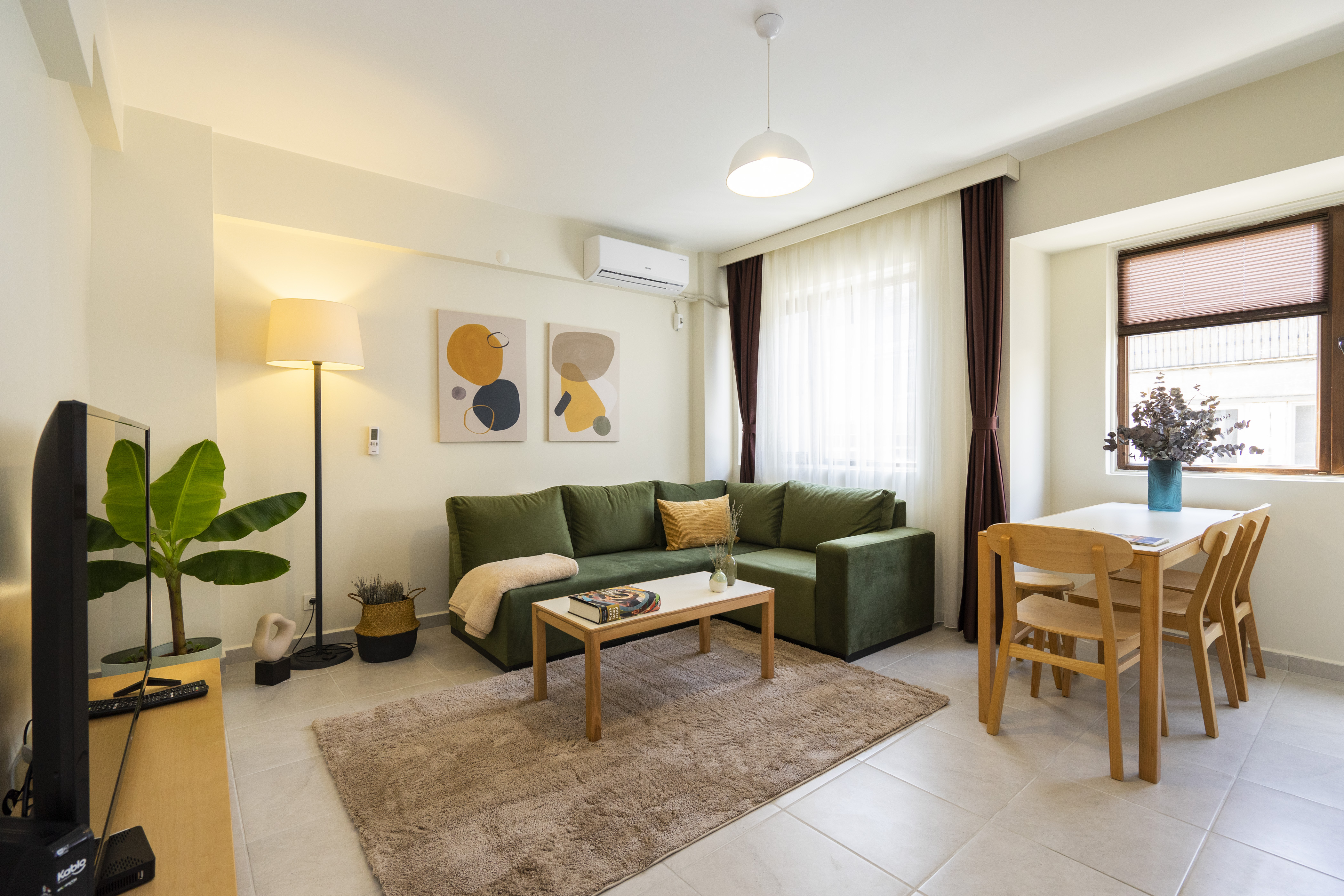 2 Bedroom w. Balcony & Elevator @ Cihangir No:4