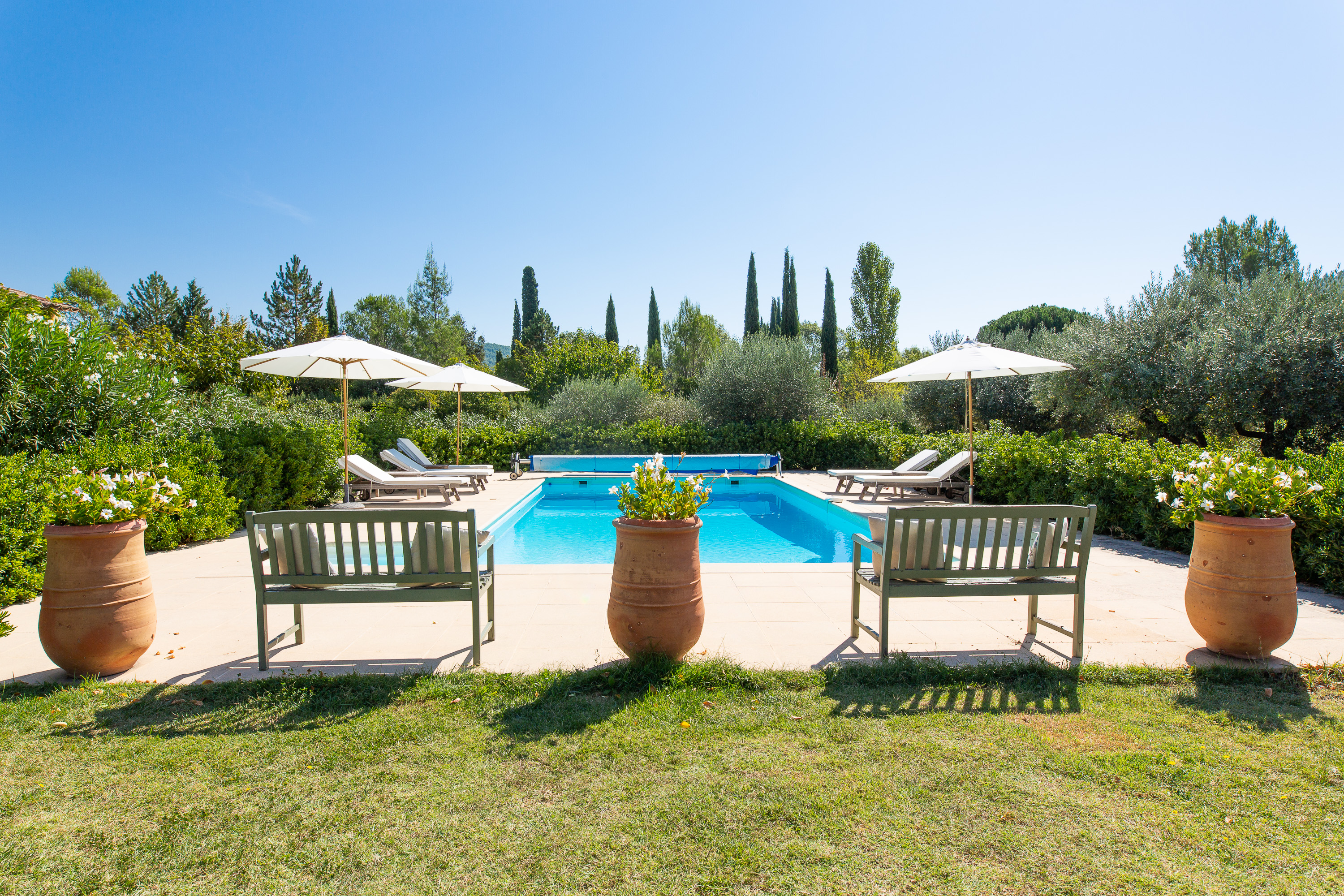 Business - Maison Tulip Salernes - Guest House