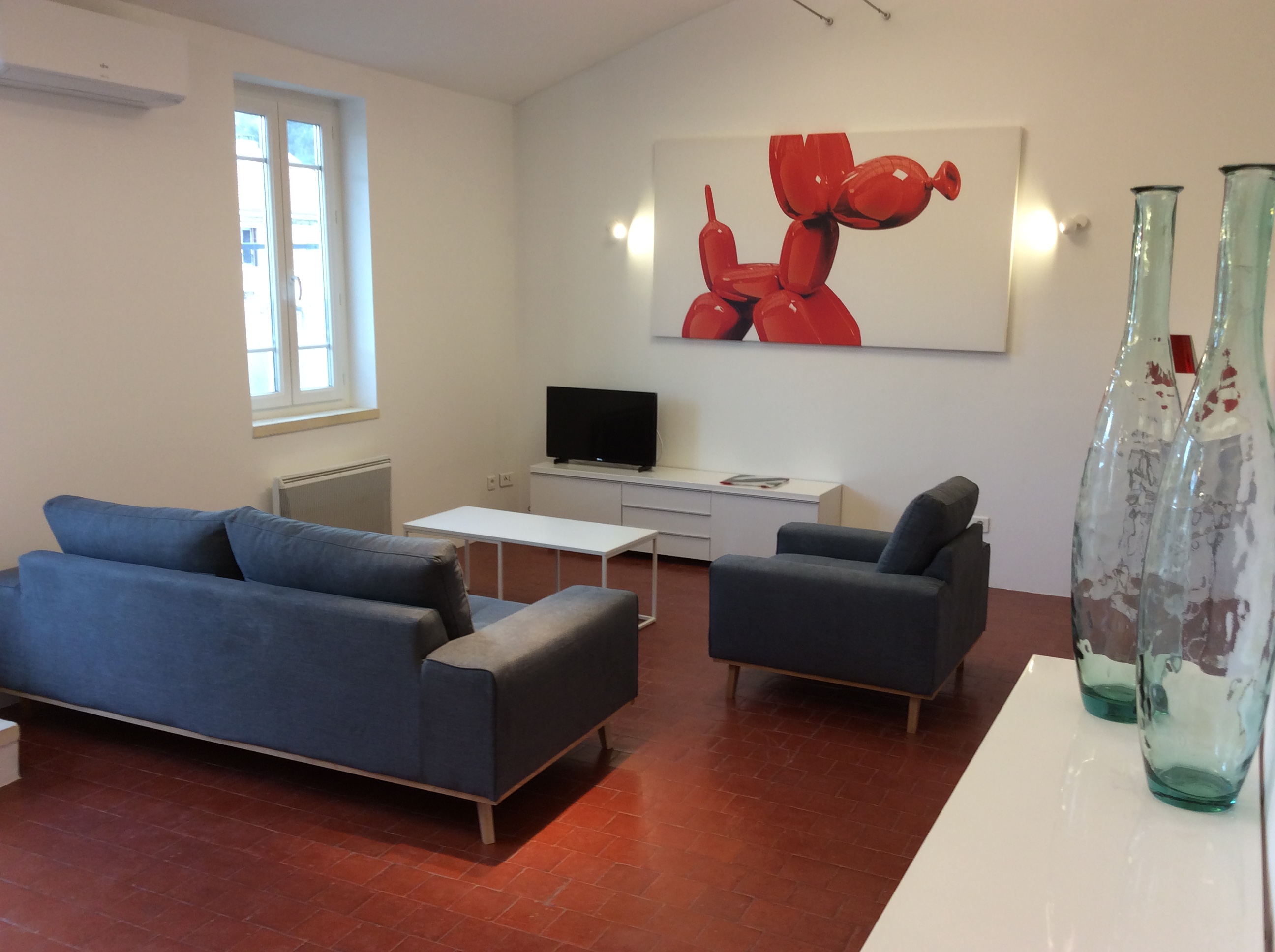 Apartment with terrace...contemporary. Luberon