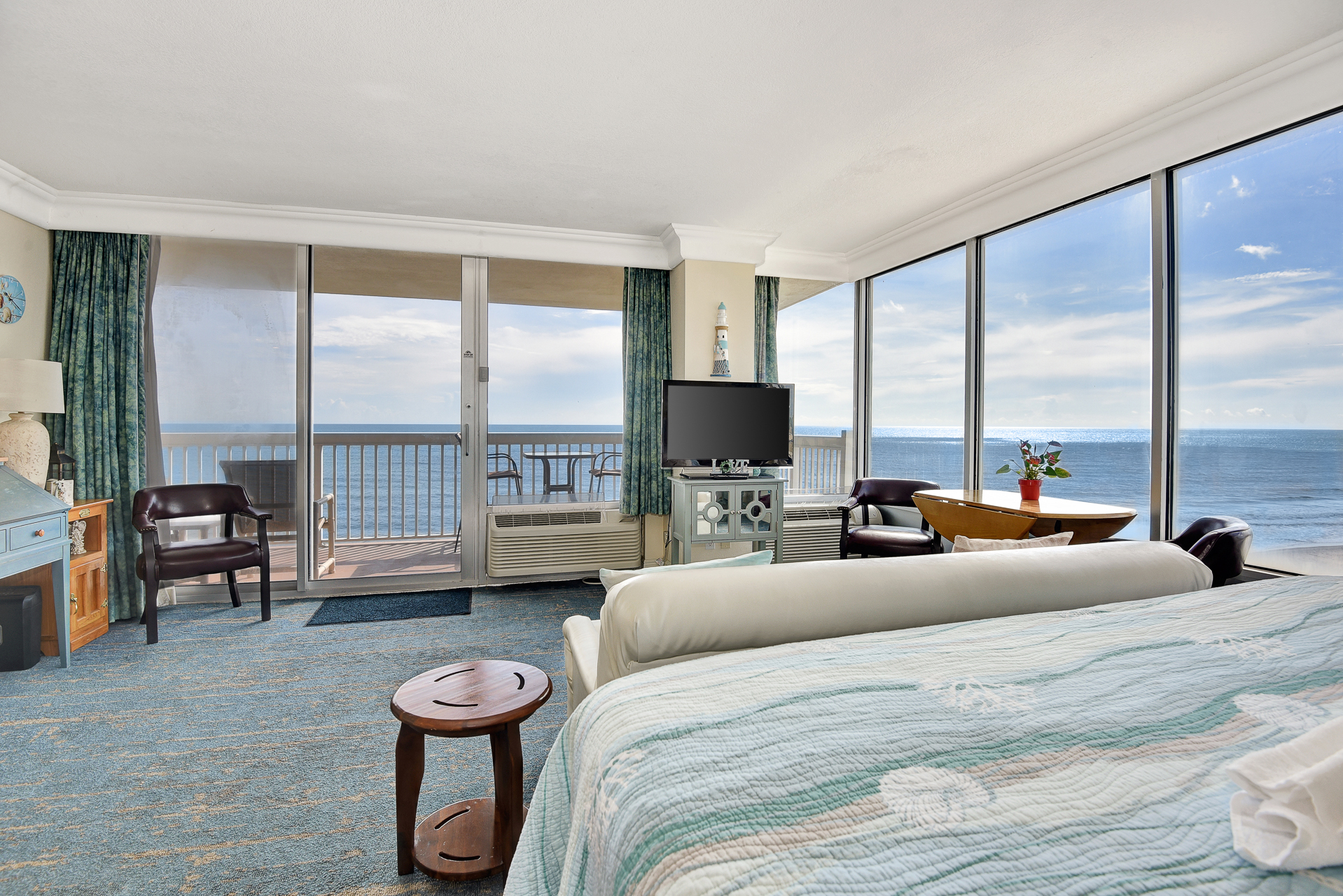Enjoy a Breathtaking Ocean View w/No Street Noise!