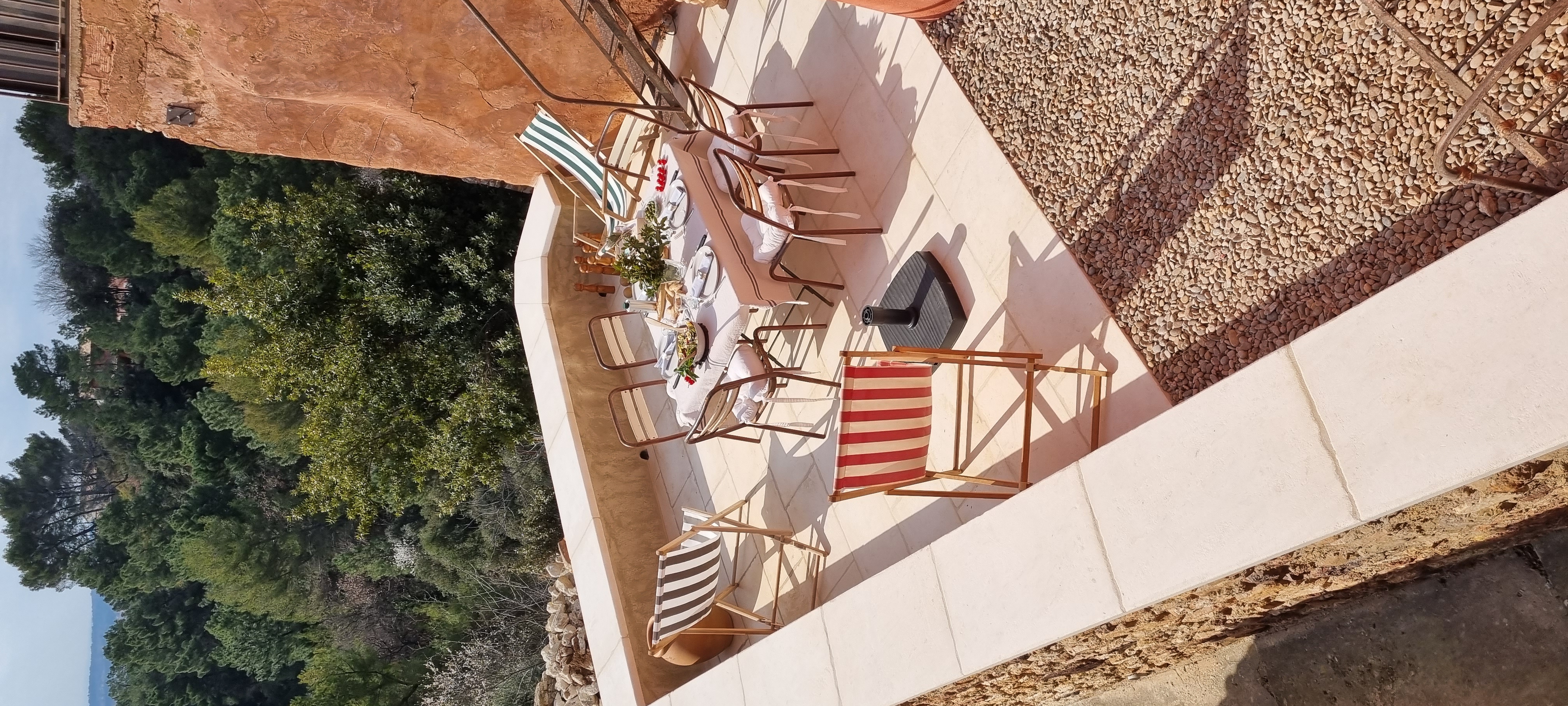 Village house in the heart of the Luberon Roussillon